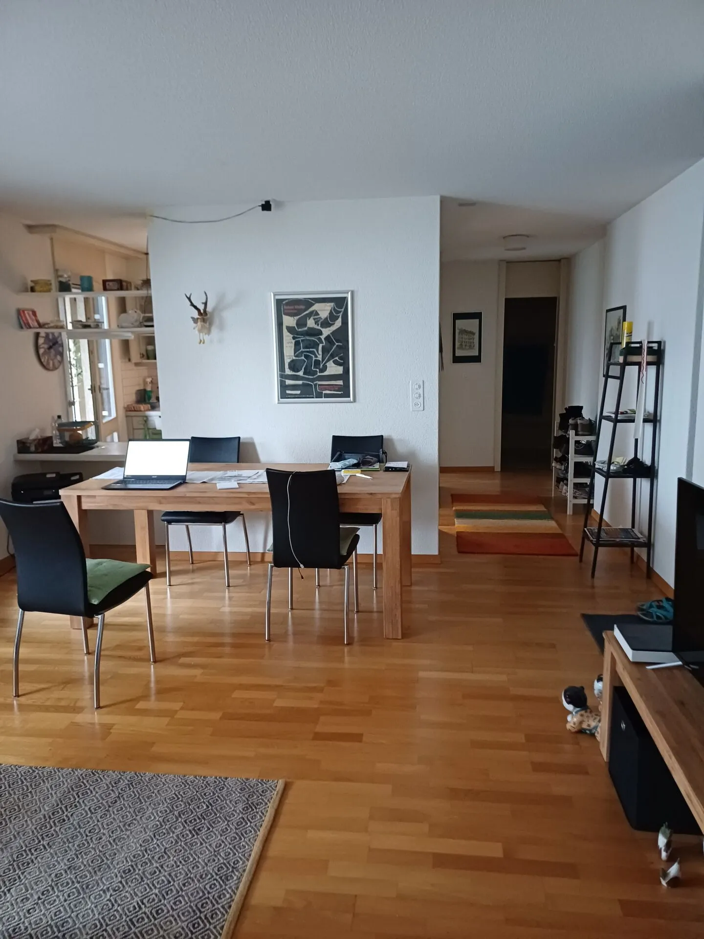 Spazioso e luminoso, in una posizione centrale di prima scelta! - Foto 3 di 10