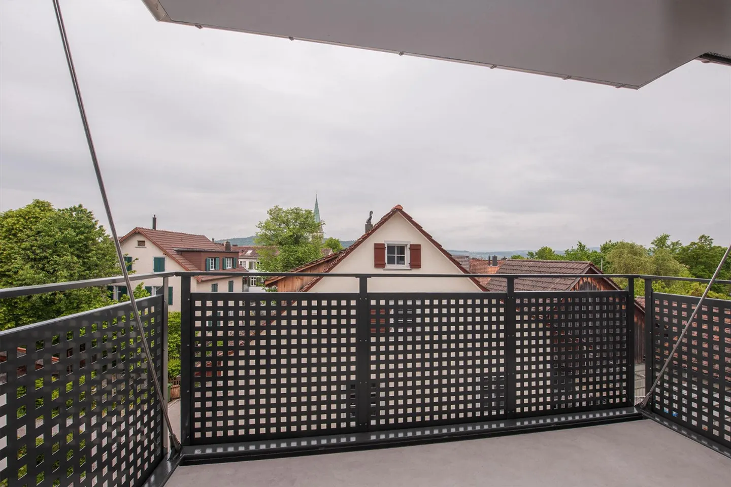 Bright 3-room apartment with balcony in Oberwinterthur - Photo 8 of 8