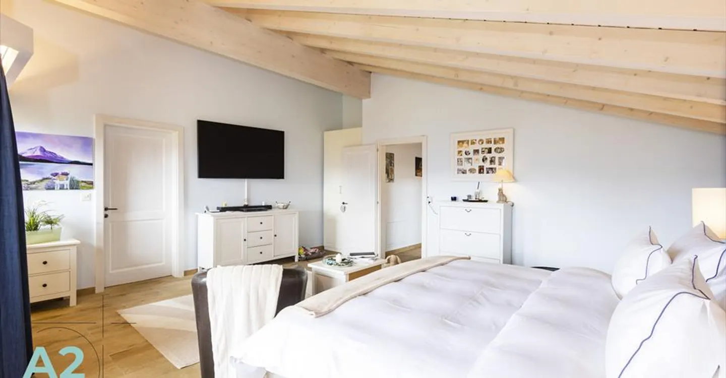 LUXURY CHALET WITH 6.5 ROOMS, OUTDOOR POOL AND JACUZZI - Photo 9 of 13