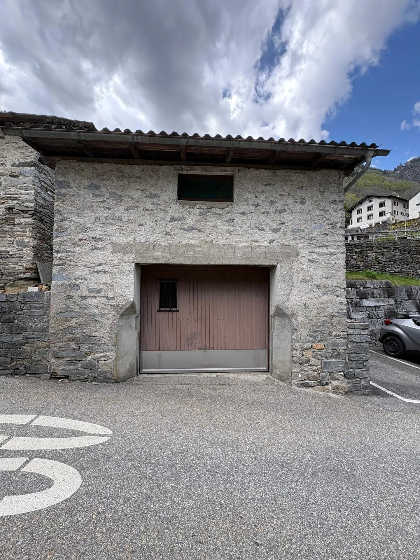 Bellissima casa con giardino e garage ad Arvigo, Calancatal - Foto 5 di 8