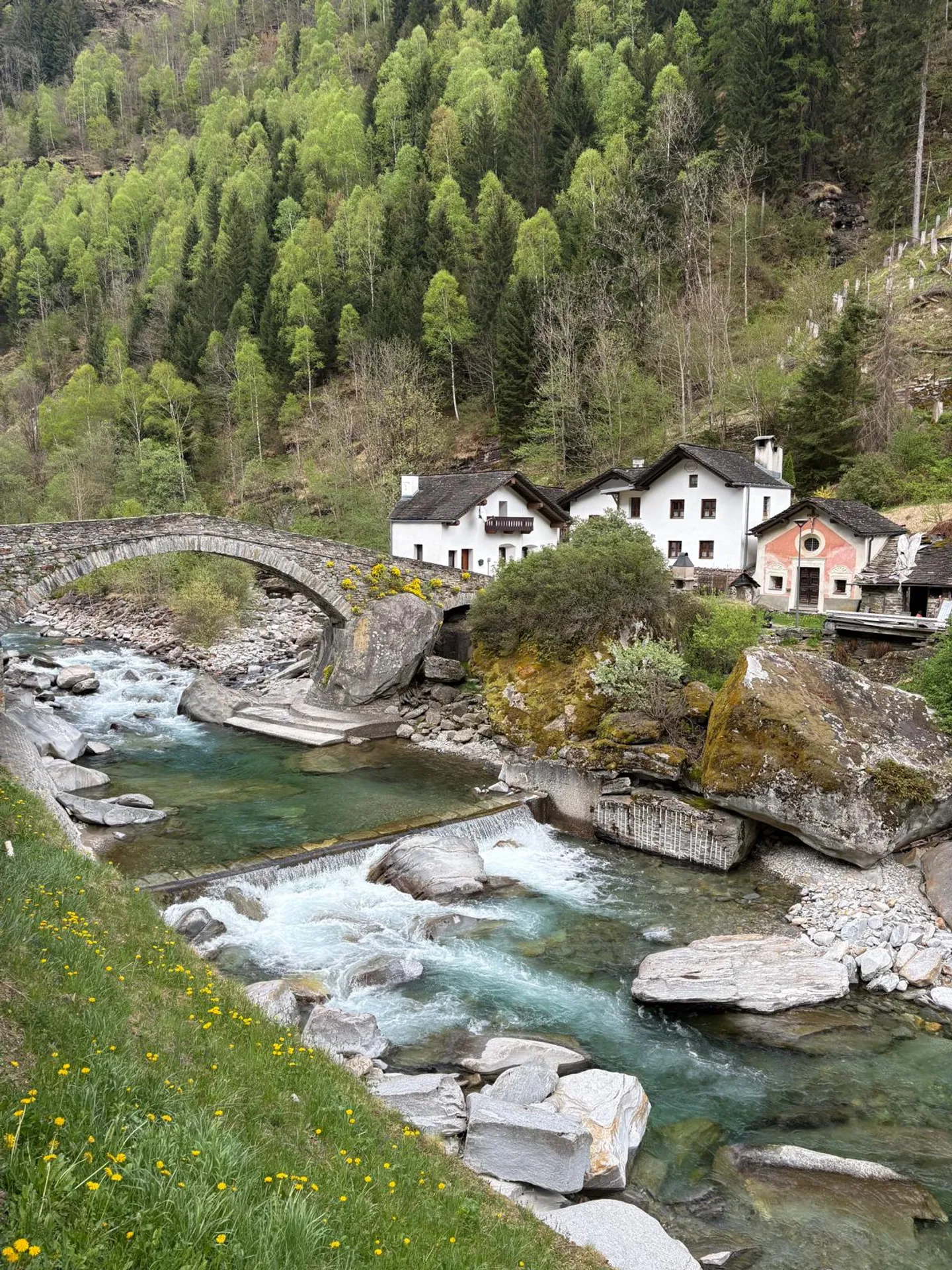 Bellissima casa con giardino e garage ad Arvigo, Calancatal - Foto 8 di 8