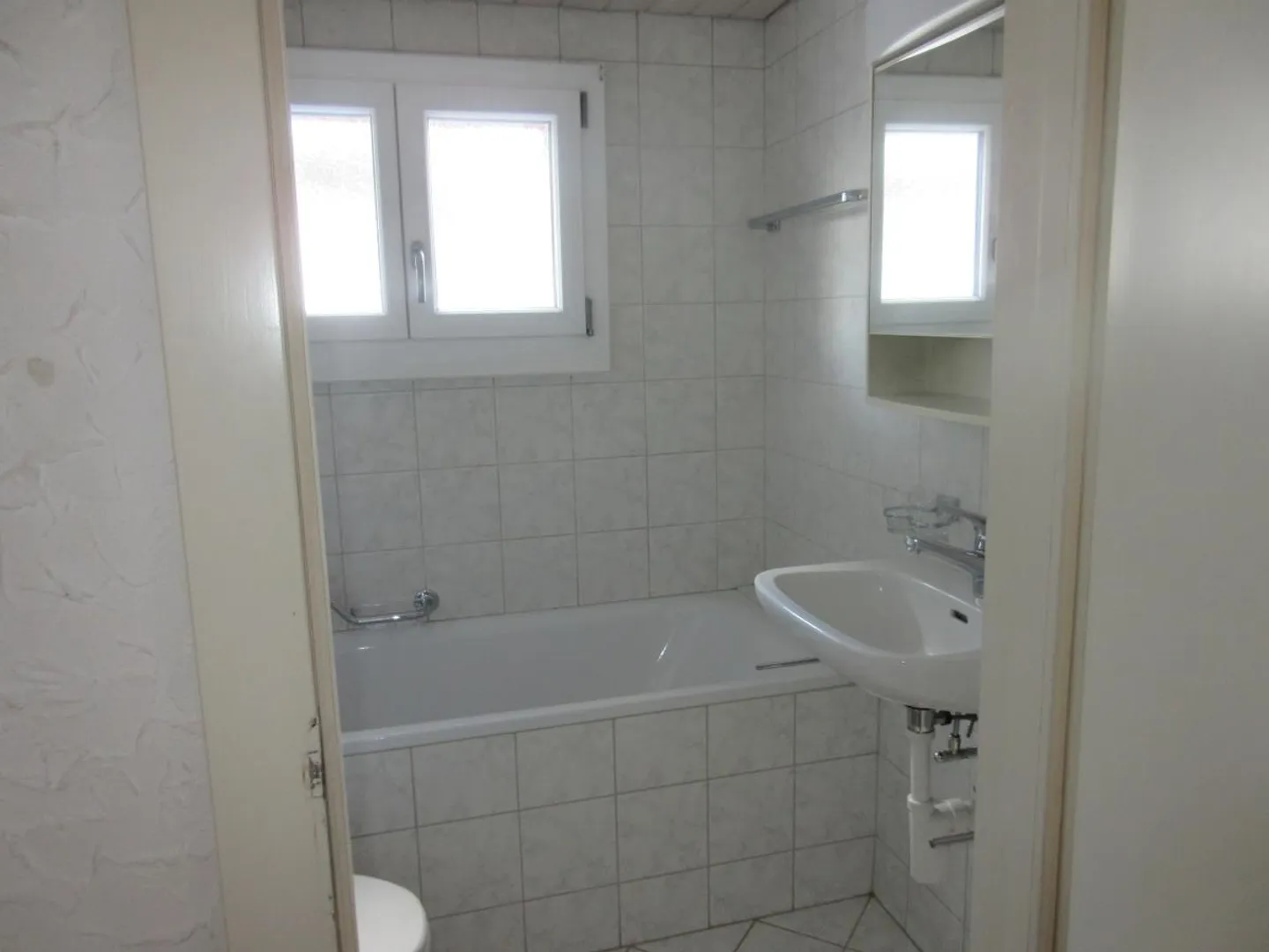 3.5 room apartment, including garage and parking space, 1st floor - Photo 4 of 5