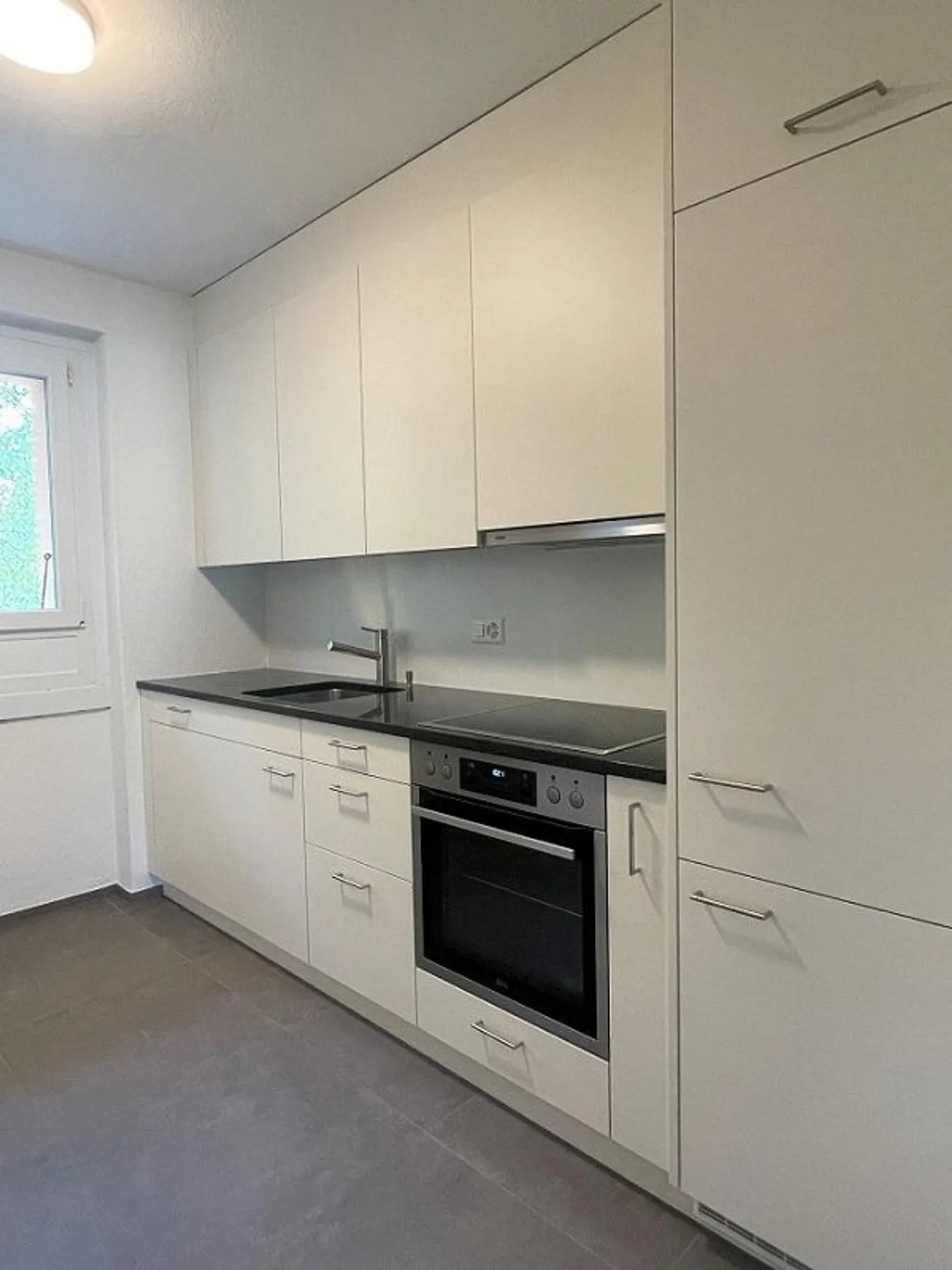 Appartement moderne avec des connexions de transport optimales - Photo 2 sur 7