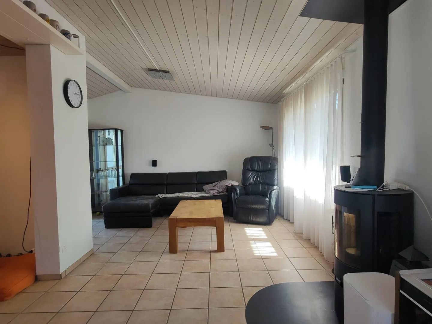 Family-Friendly Living Oasis - Photo 5 of 9