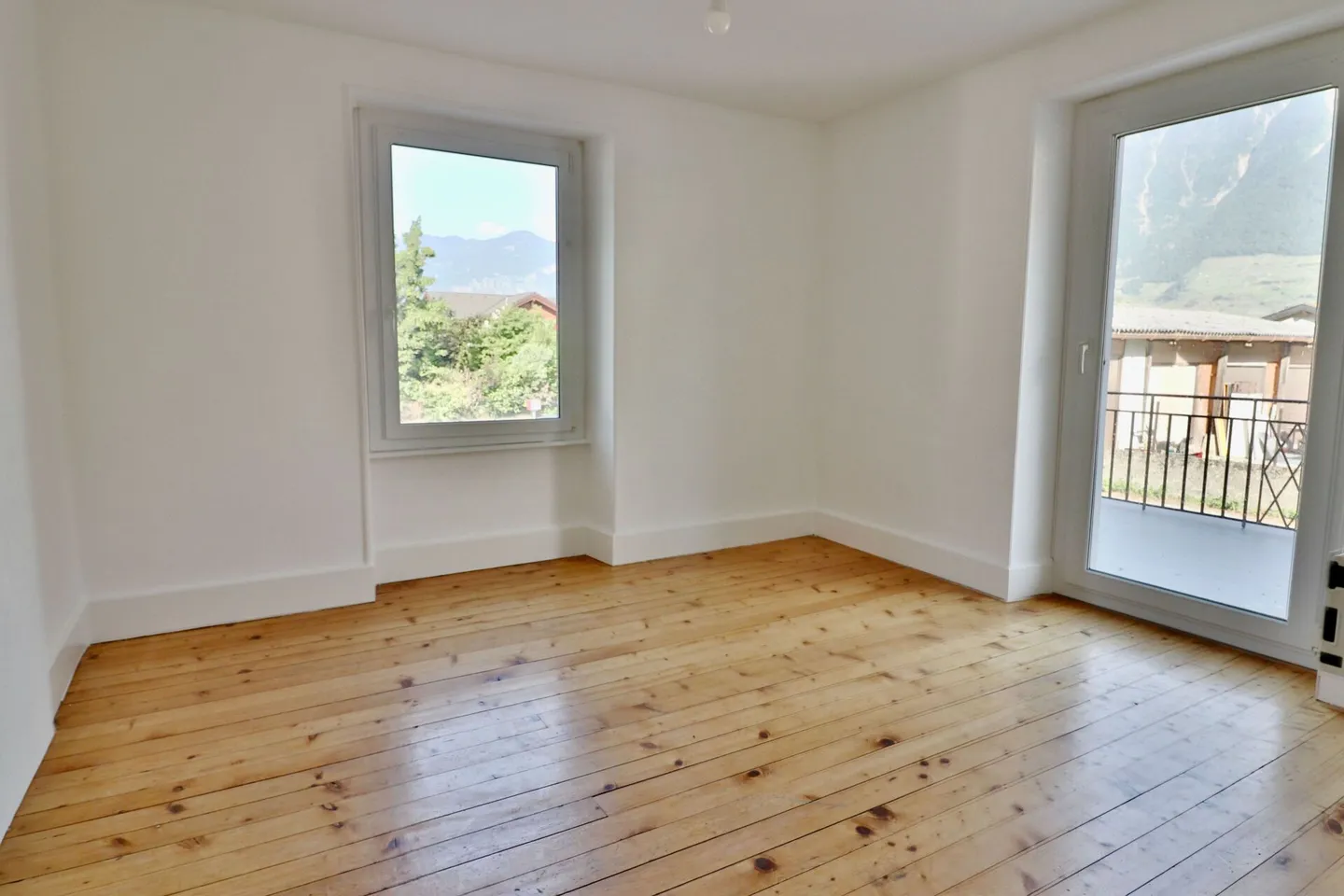 Charrat - Appartement 3.5 pièces rénové dans petite PPE - Photo 5 sur 13
