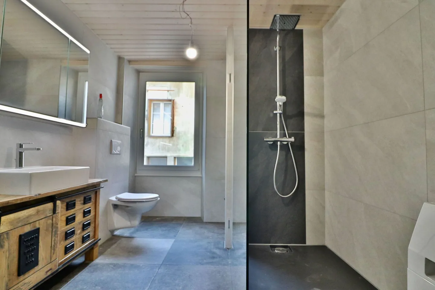 Charrat - Appartement 3.5 pièces rénové dans petite PPE - Photo 8 sur 13