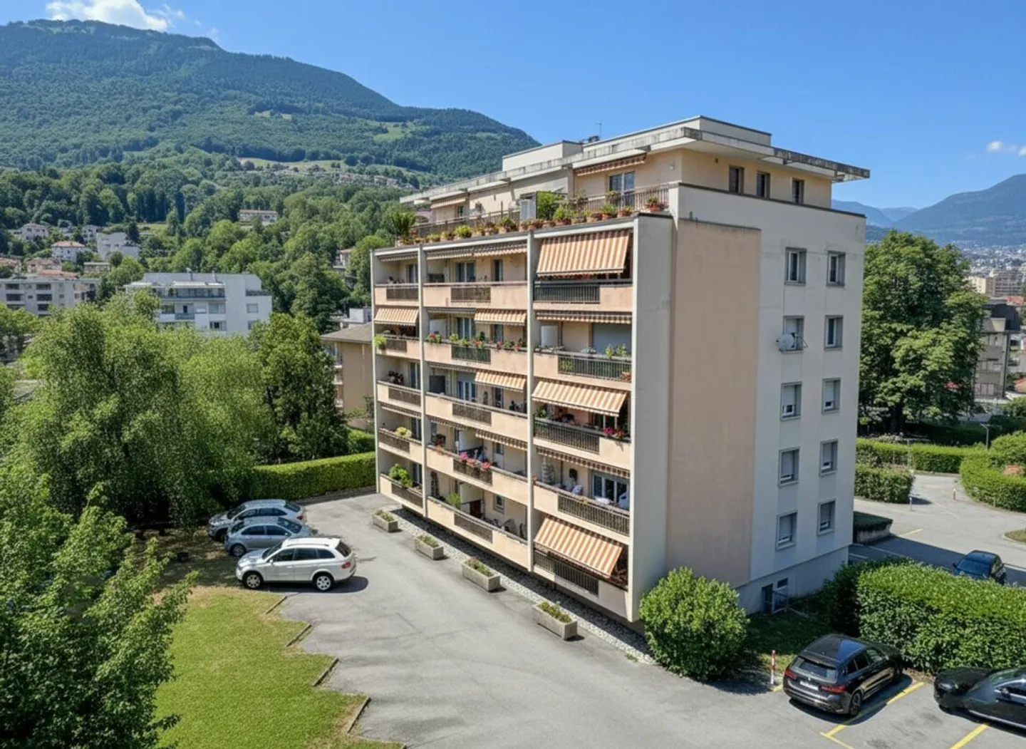 Apartment with 4.5 rooms, renovated balcony, and rented - Photo 18 of 18