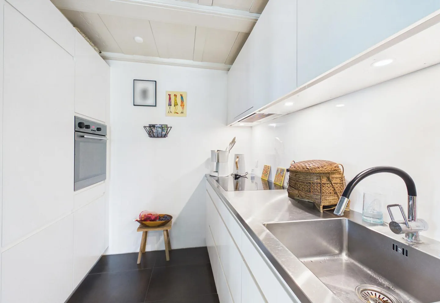 Attractive Maisonette Apartment in the Historic Aebersold House - Photo 8 of 14