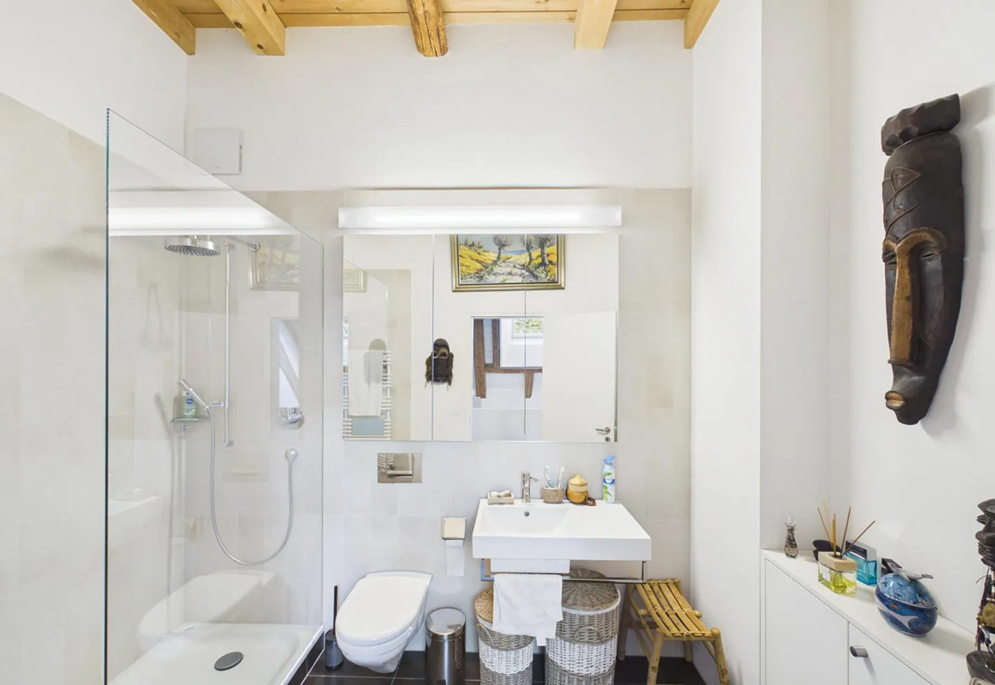 Attractive Maisonette Apartment in the Historic Aebersold House - Photo 13 of 14