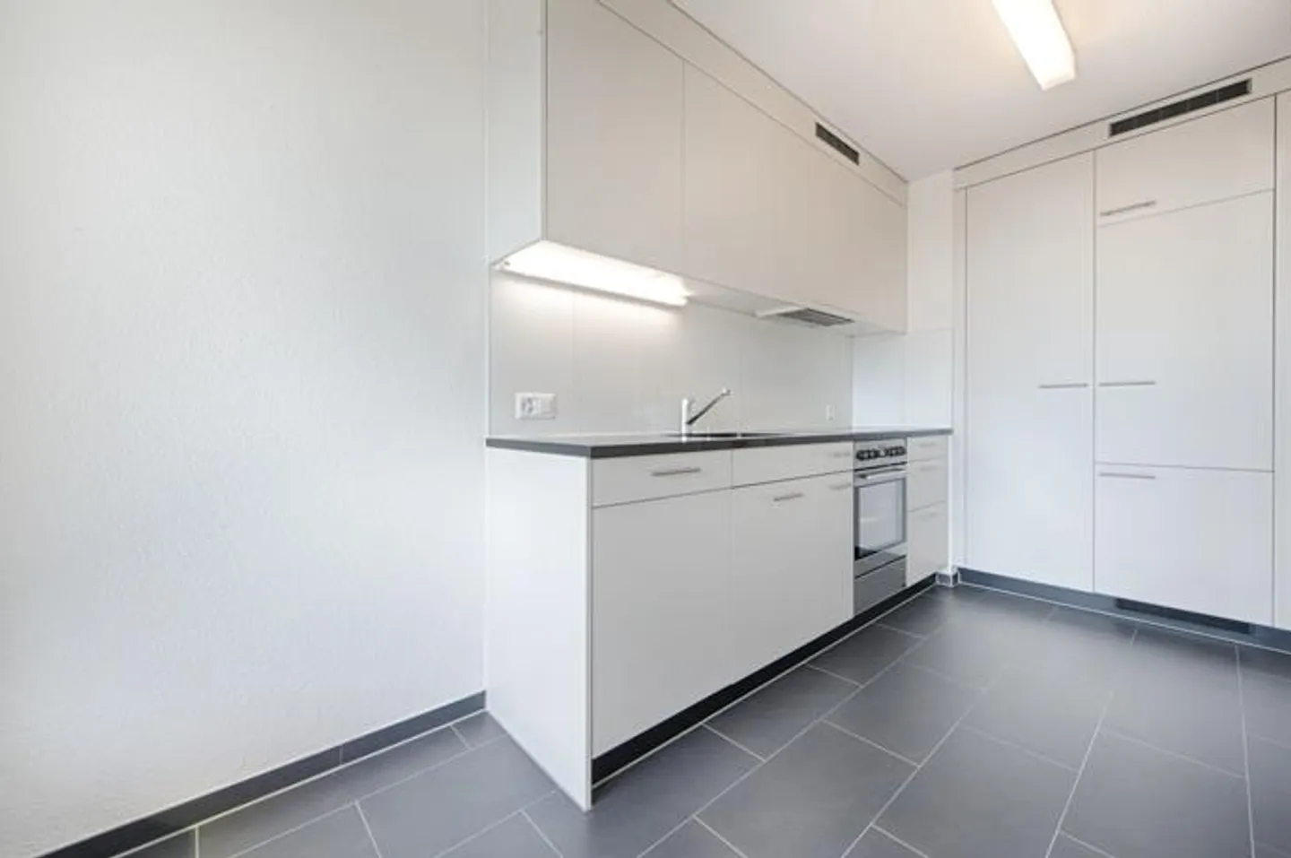 Geräumige Wohnung mit Bergblick - Foto 2 von 8