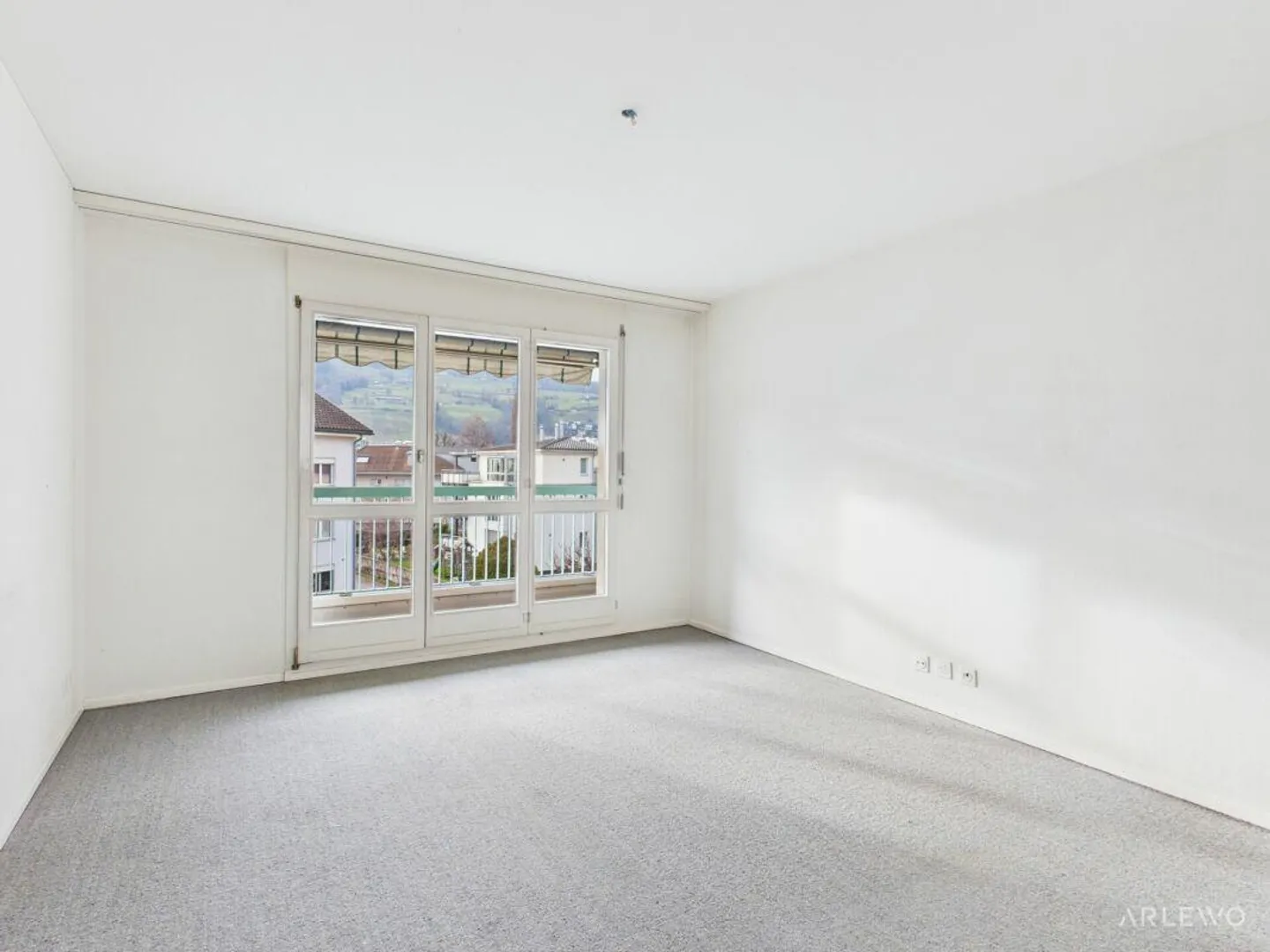 Sunny living atmosphere with a magnificent view of Pilatus - Photo 2 of 6