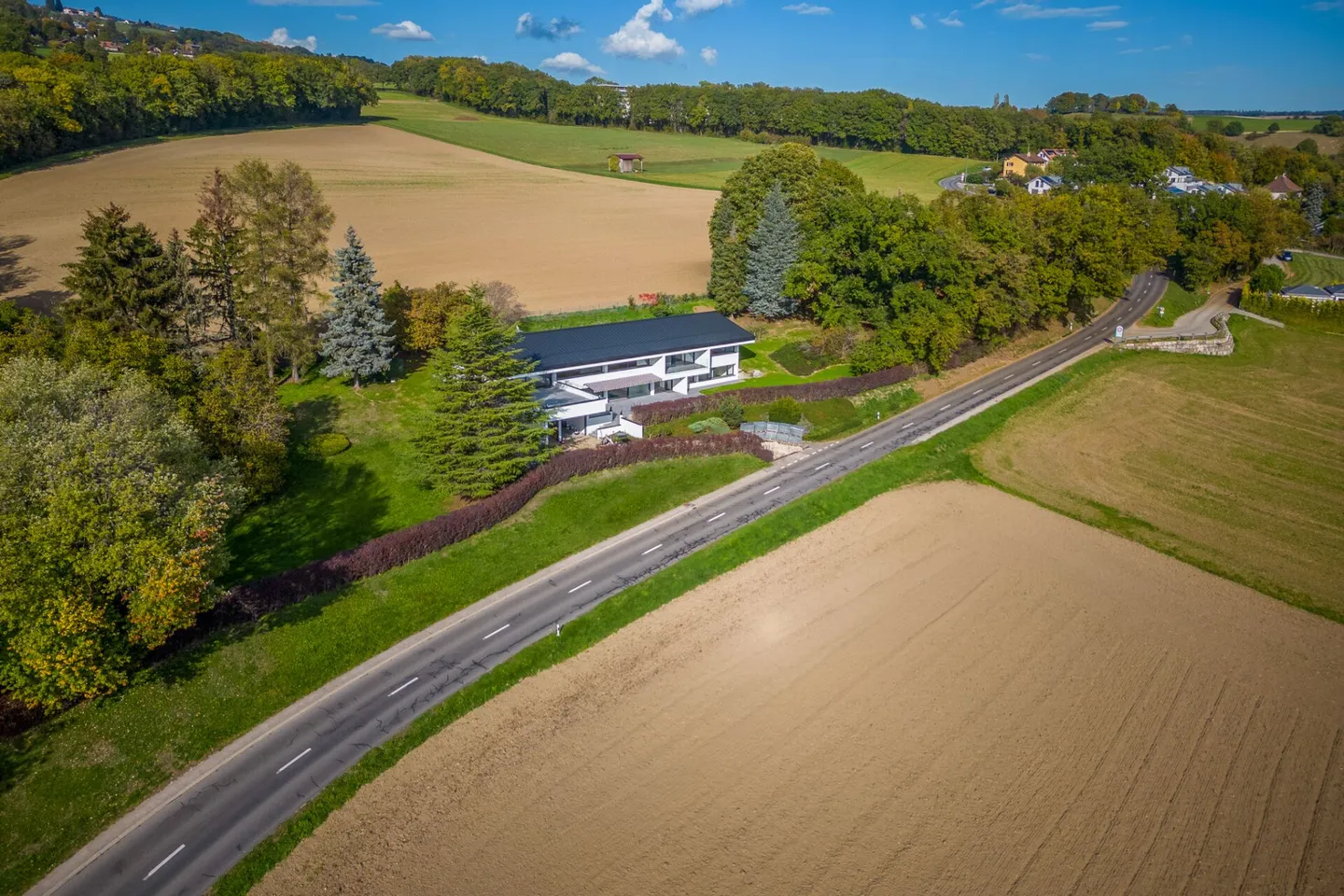 Villa de Luxe avec Vue sur le Lac - Photo 1 sur 15