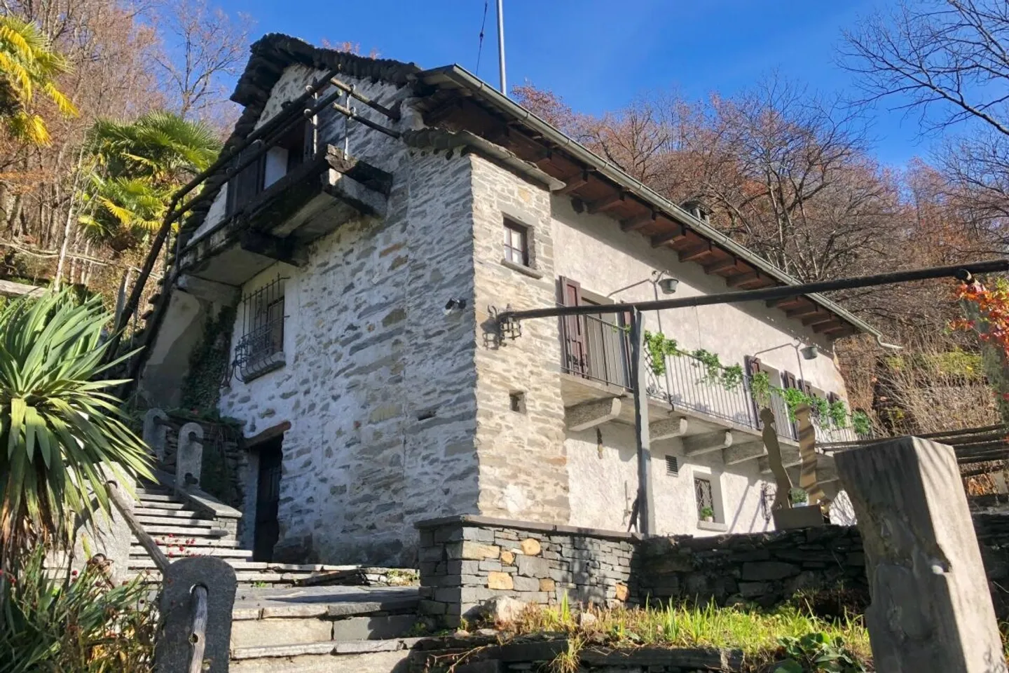 Accogliente casa di campagna con un magnifico terreno in posizione soleggiata tutto l'anno - Foto 1 di 30