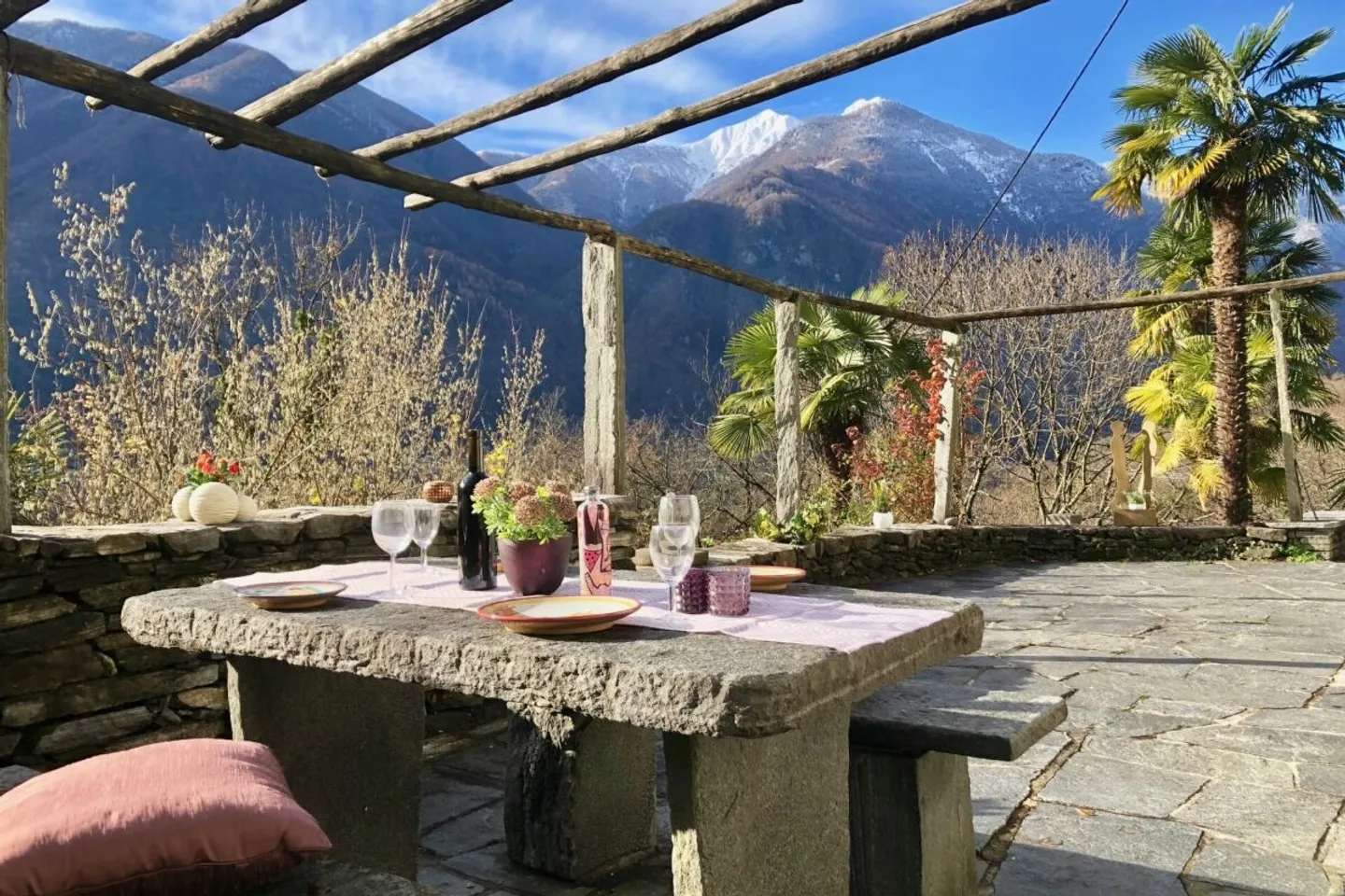 Accogliente casa di campagna con un magnifico terreno in posizione soleggiata tutto l'anno - Foto 3 di 30