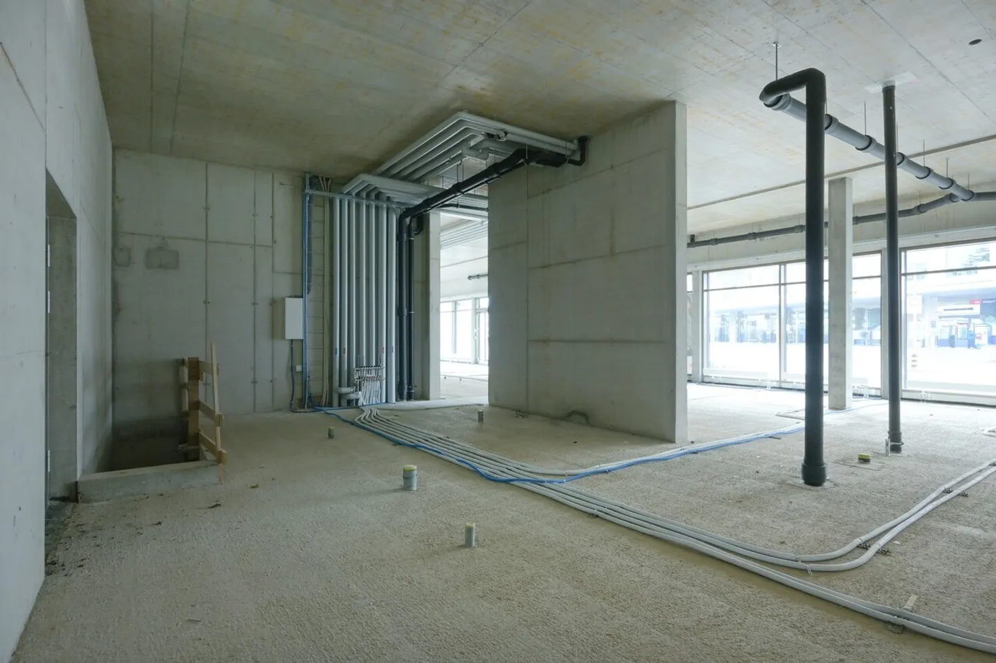 Commercial or Office Space at Altdorf Train Station... - Photo 11 of 11