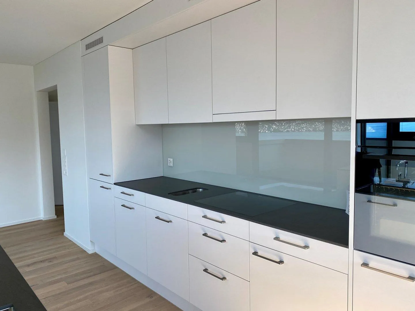 Appartement moderne et lumineux de 1,5 pièce avec vue sur le lac ! - Photo 4 sur 9