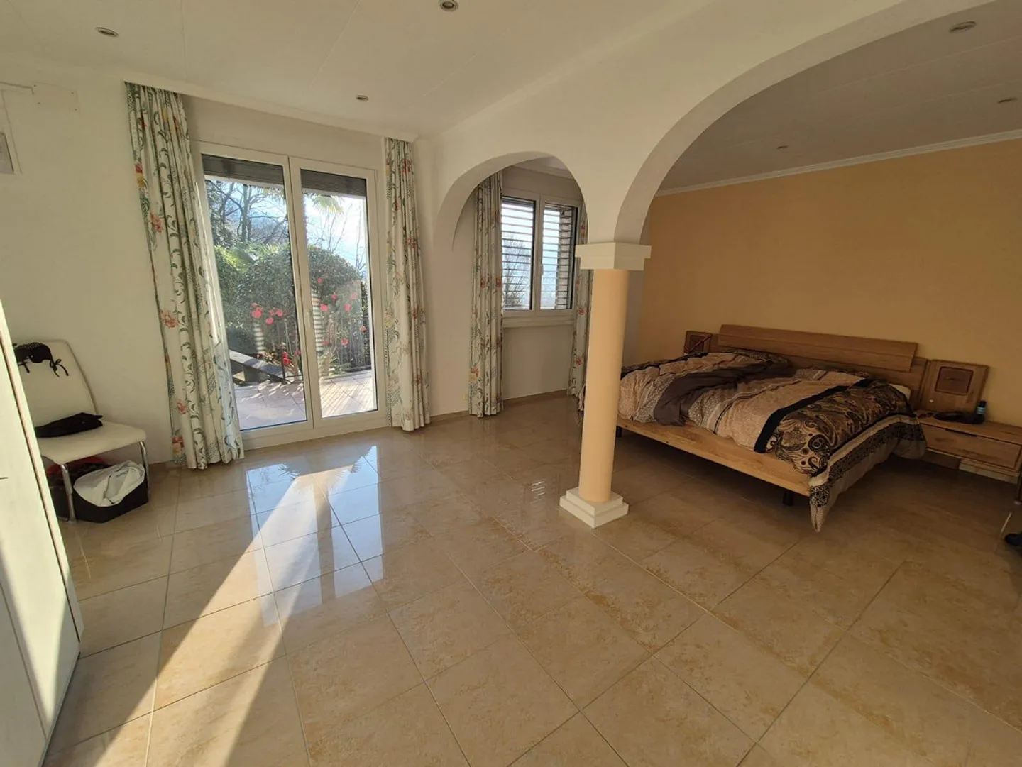 Esclusivo appartamento con terrazza di 4 1/2 locali in posizione panoramica a Minusio - Foto 6 di 11