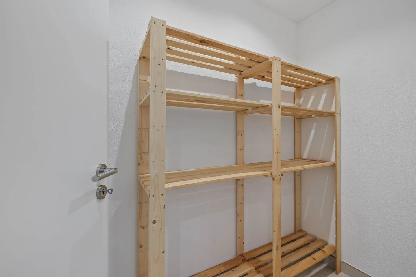 Casa unifamiliare moderna di 5,5 stanze con arredi di alta qualità e comfort abitativo intelligente. - Foto 7 di 24