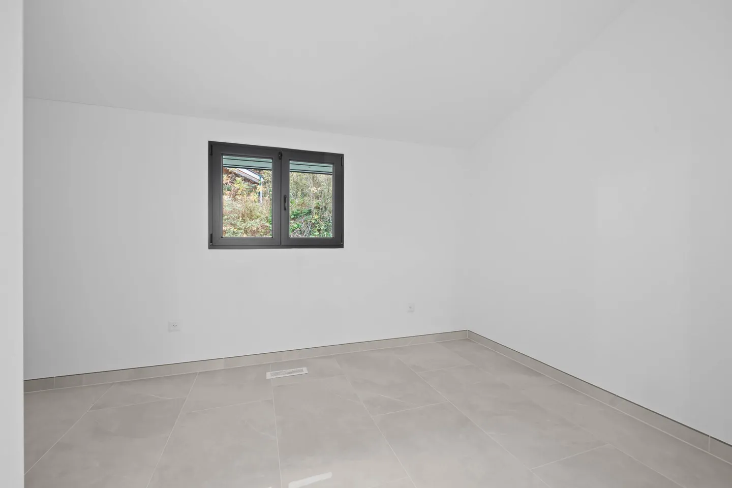 Casa unifamiliare moderna di 5,5 stanze con arredi di alta qualità e comfort abitativo intelligente. - Foto 10 di 24