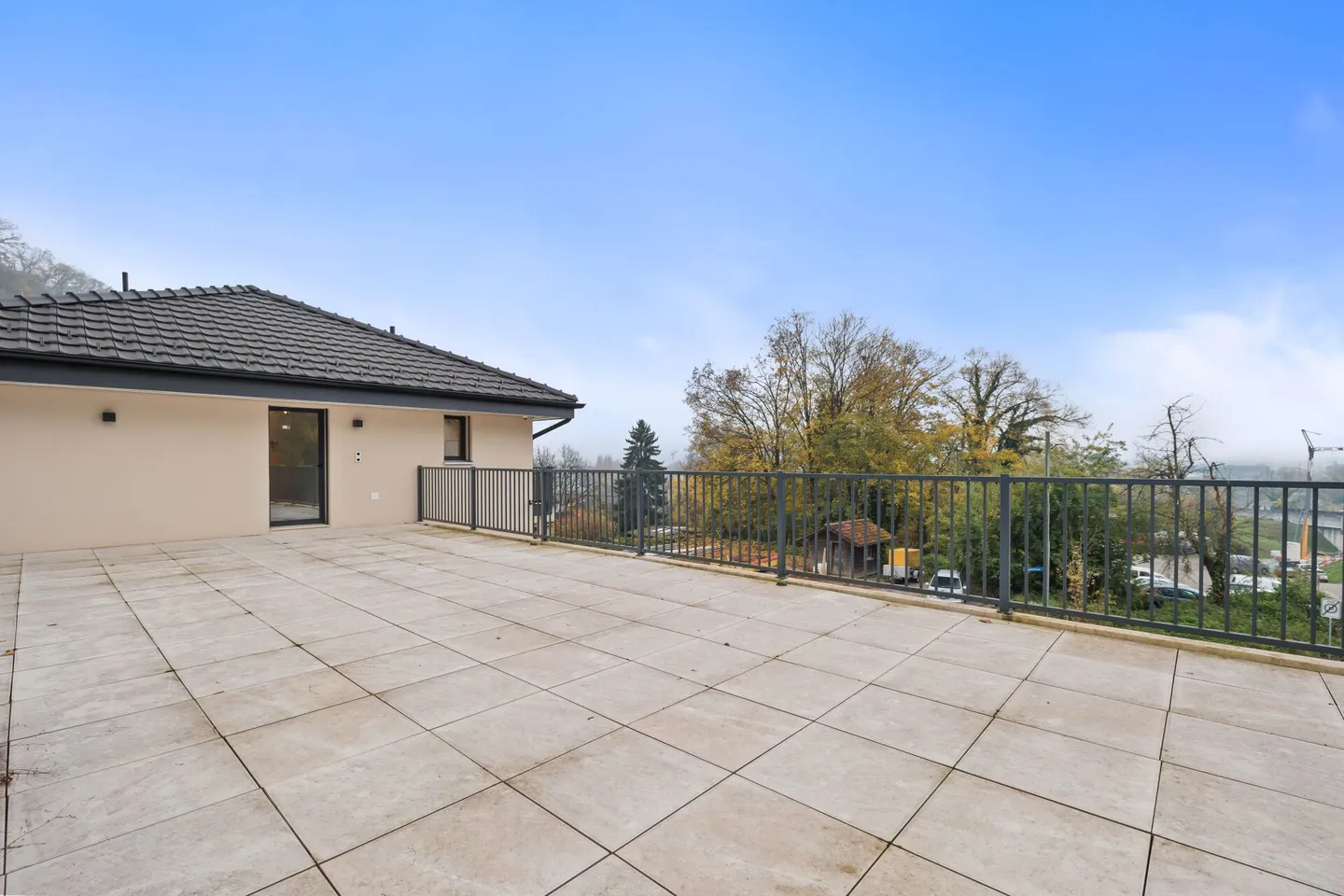 Casa unifamiliare moderna di 5,5 stanze con arredi di alta qualità e comfort abitativo intelligente. - Foto 18 di 24