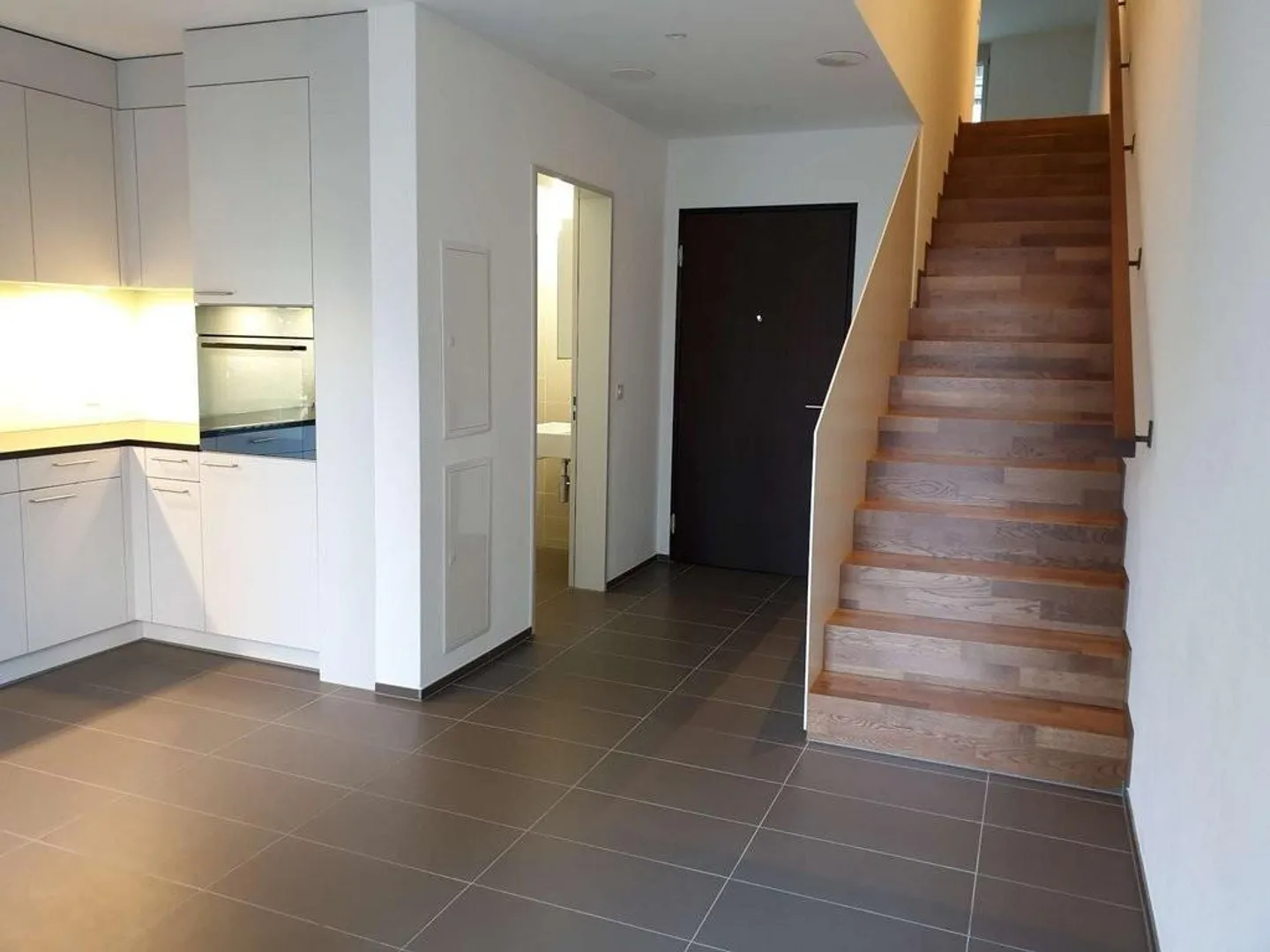 3.5 Room Maisonette Apartment in the Heart of Wiedikon - Photo 2 of 10