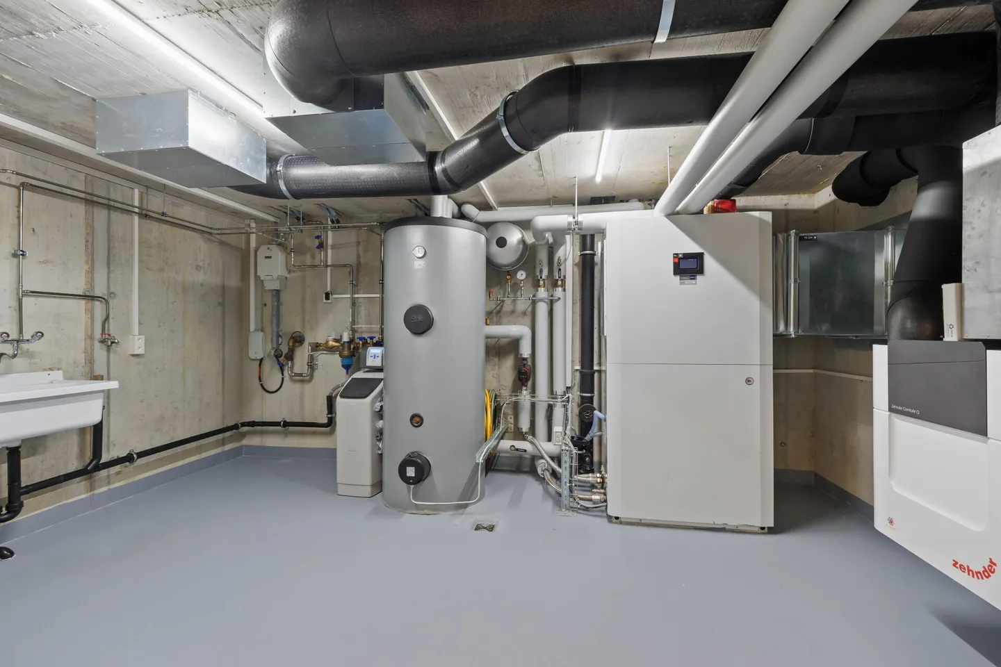 Casa unifamiliare moderna di 5,5 stanze con arredi di alta qualità e comfort abitativo intelligente. - Foto 19 di 24