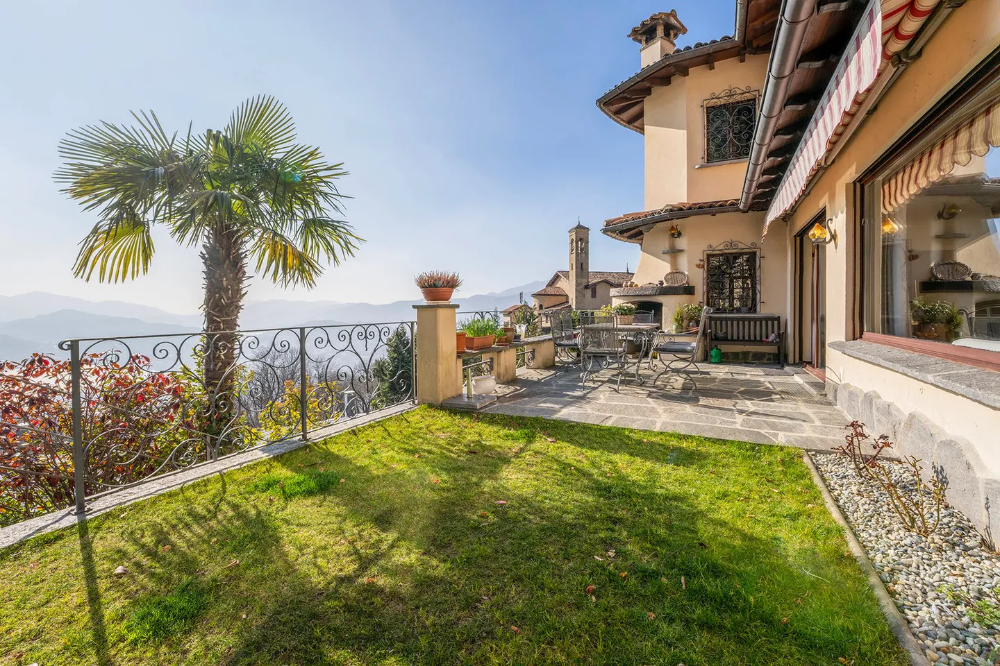 Zwischen Natur und Stadt, elegante Traumvilla mit Seeblick - Foto 1 di 6