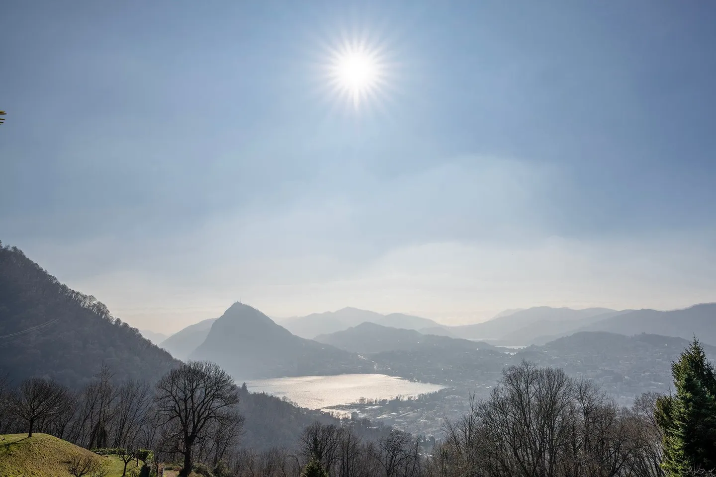 Zwischen Natur und Stadt, elegante Traumvilla mit Seeblick - Foto 2 di 6