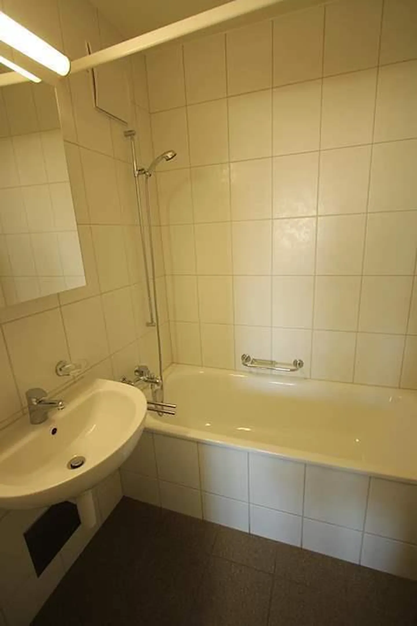 Beautiful 2-room apartment - Photo 4 of 7