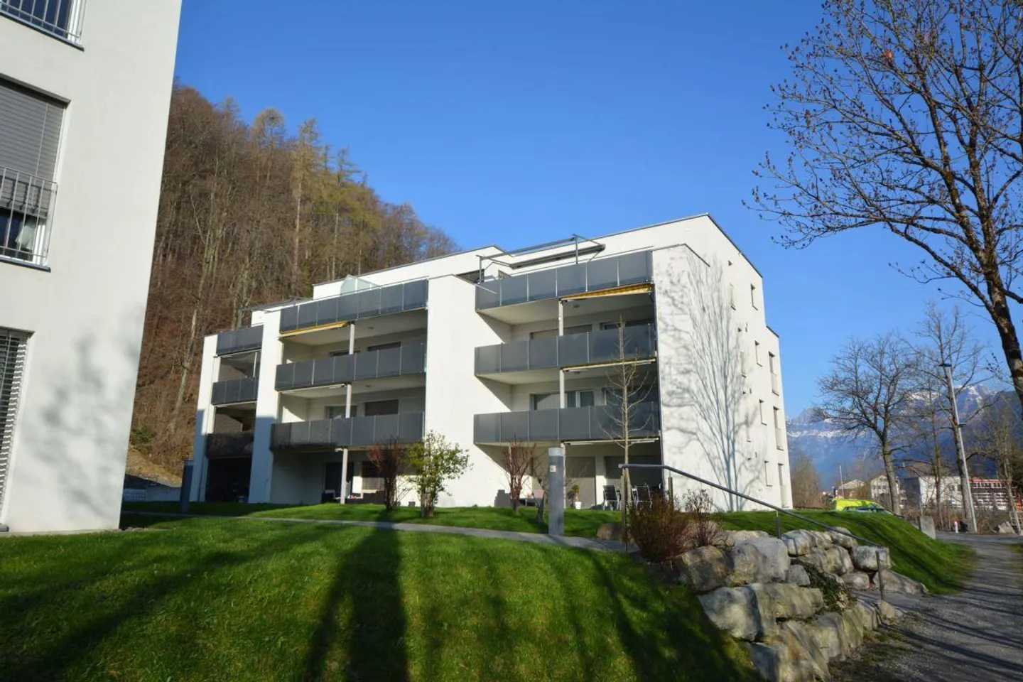 Vivre au bord de la Seez - appartement moderne de 2,5 pièces à louer - Photo 2 sur 12