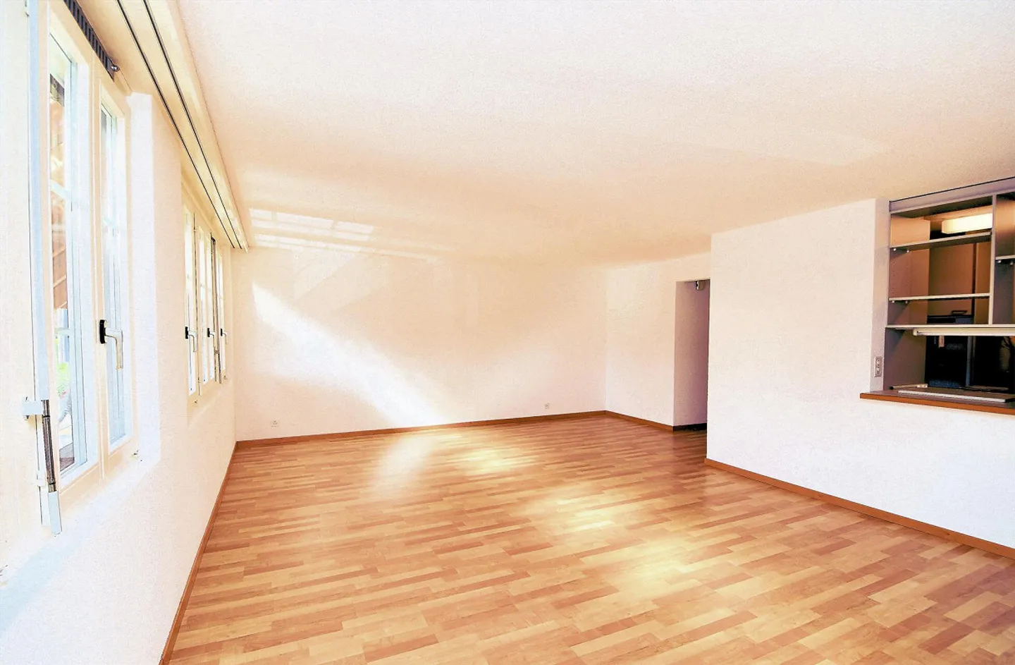 Appartamento spazioso di 2,5 stanze - Foto 3 di 9