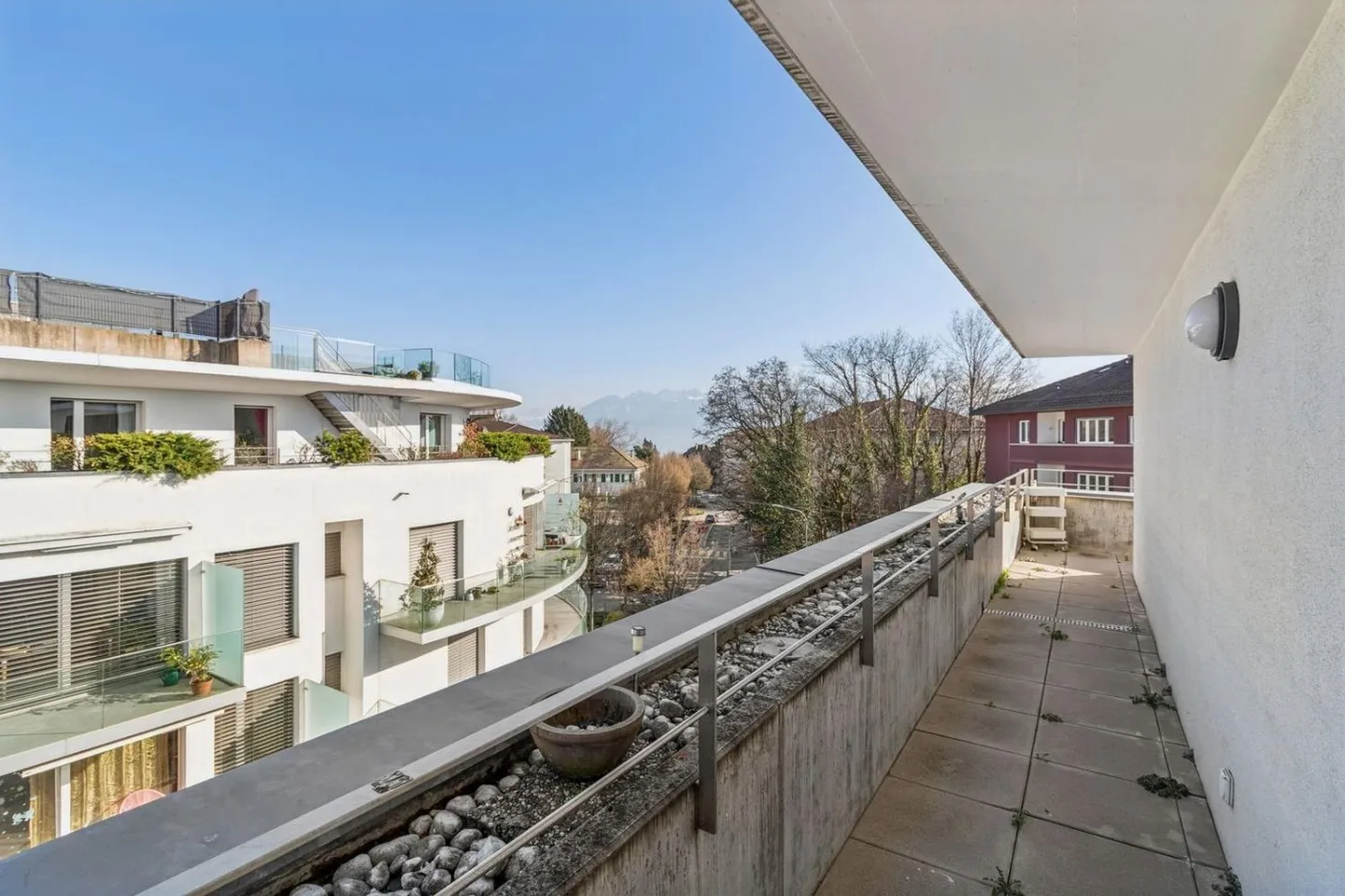 Seltene moderne Penthouse zwischen Lausanne & Pully - Foto 11 von 12