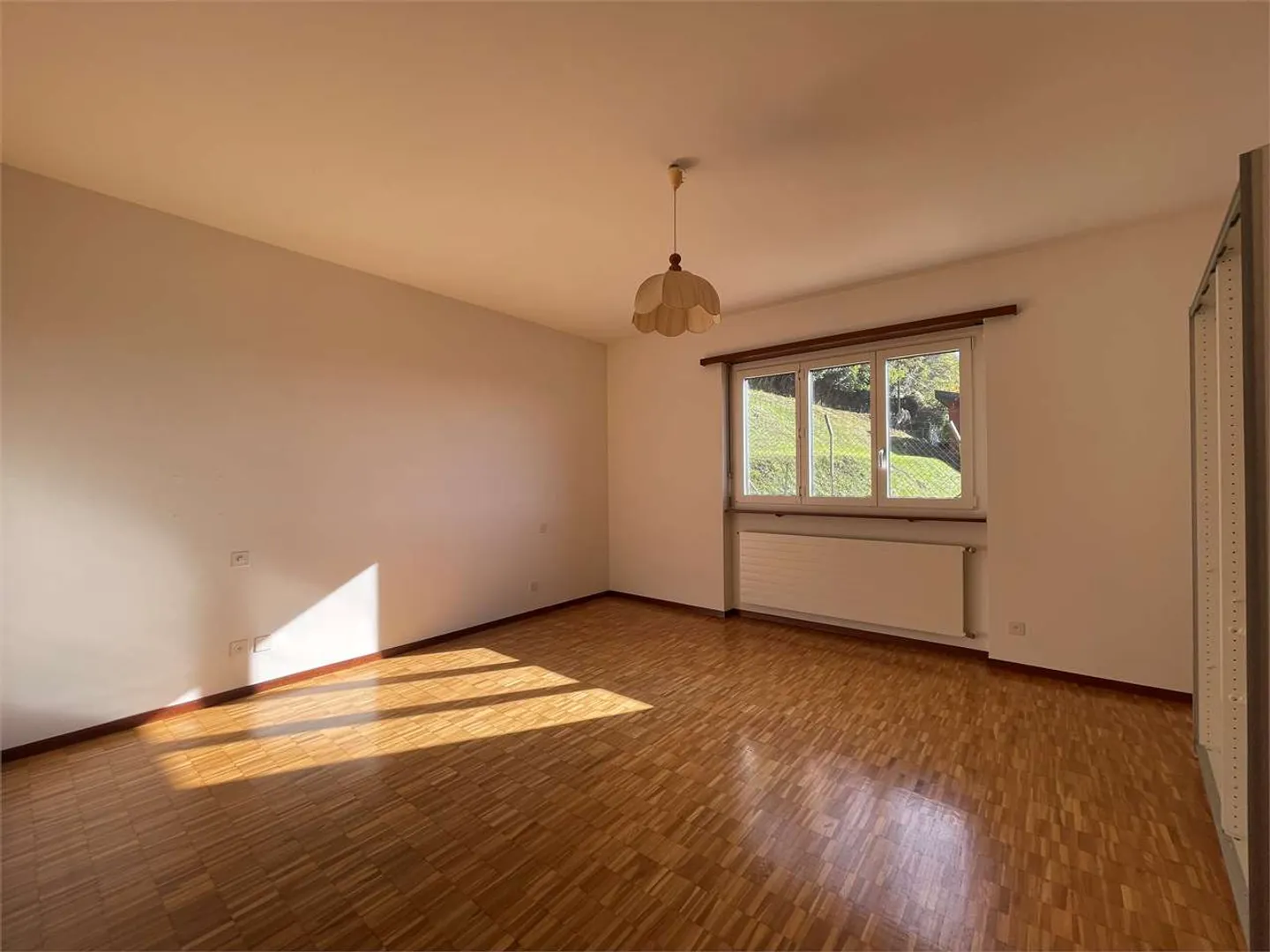 Villa exclusive - 8 pièces, vue panoramique et grand jardin - Photo 8 sur 12