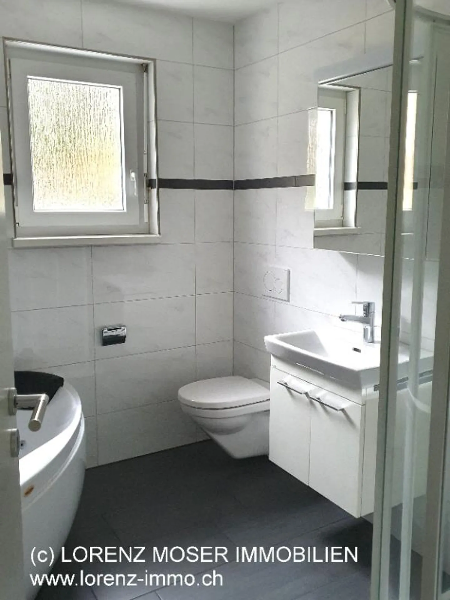 In casa a 4 famiglie, in affitto appartamento di 3,5 locali, vasca idromassaggio, carport e spazio di stoccaggio, ripostiglio - Foto 8 di 10