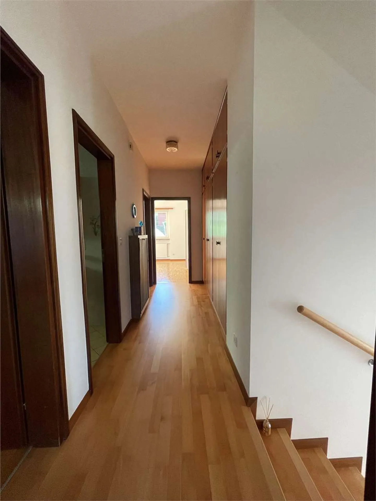 Villa exclusive - 8 pièces, vue panoramique et grand jardin - Photo 9 sur 12