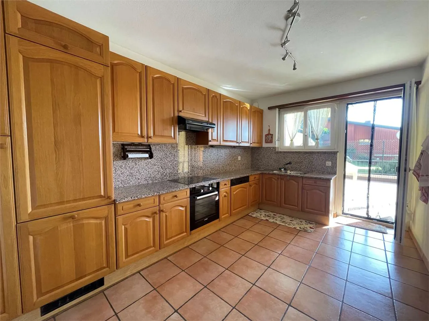 Villa exclusive - 8 pièces, vue panoramique et grand jardin - Photo 10 sur 12