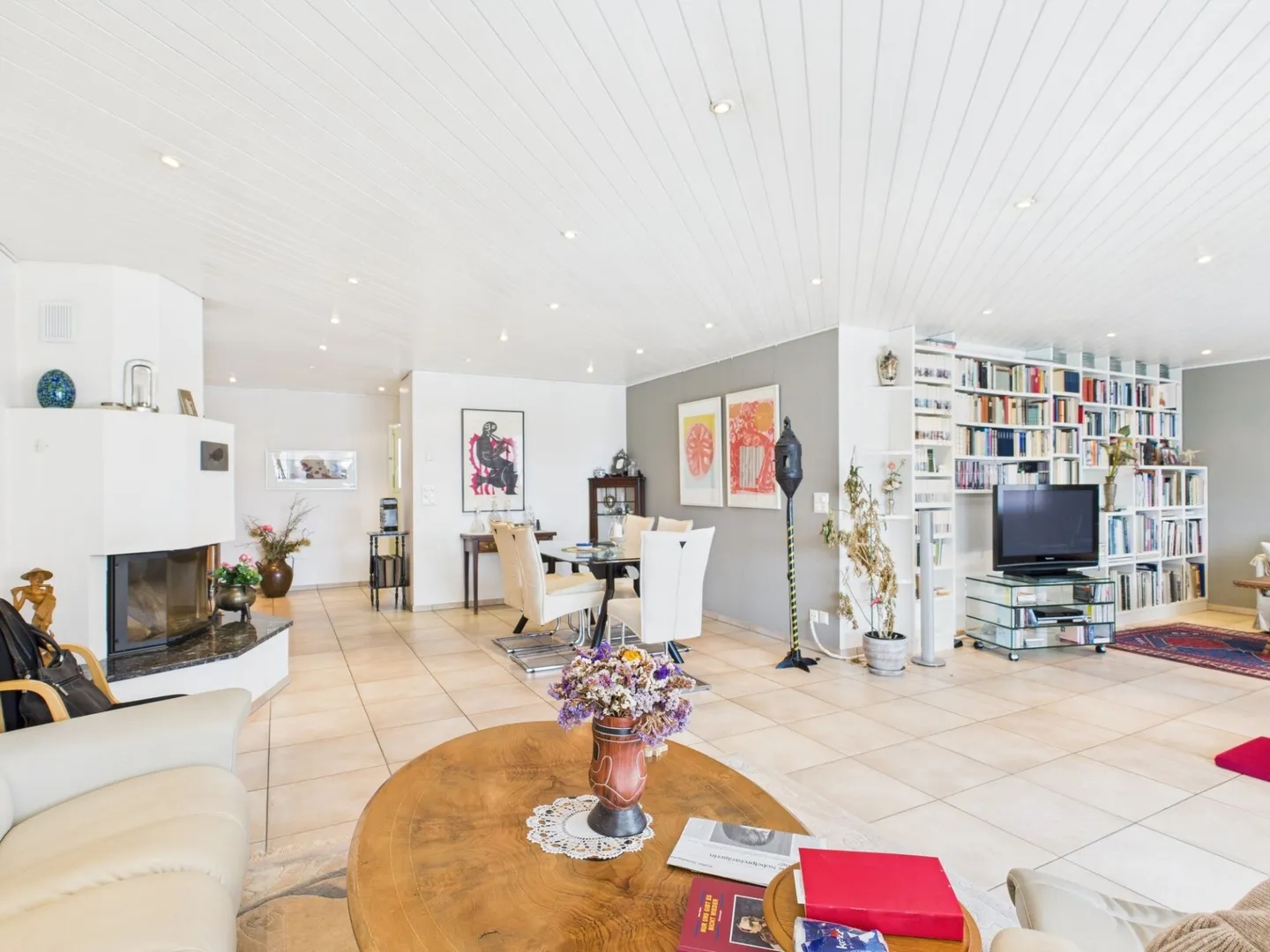 Freie Sicht, sehr sonnig und zentral - Foto 2 von 11