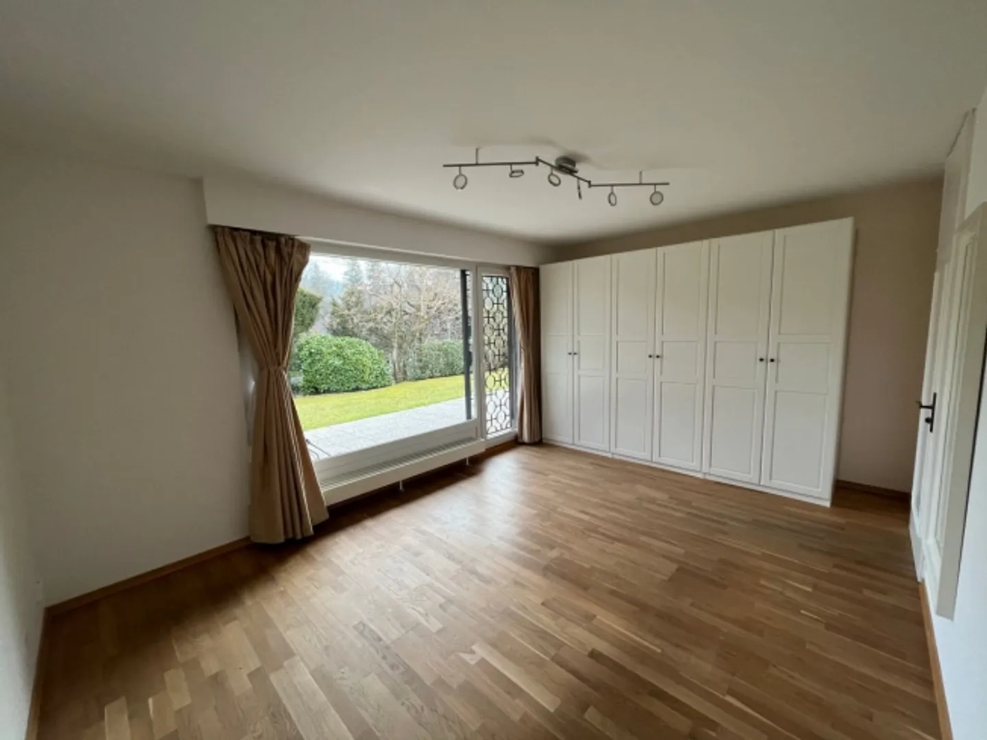 Appartamento giardino 3.5 camere attraente in affitto - Foto 3 di 9