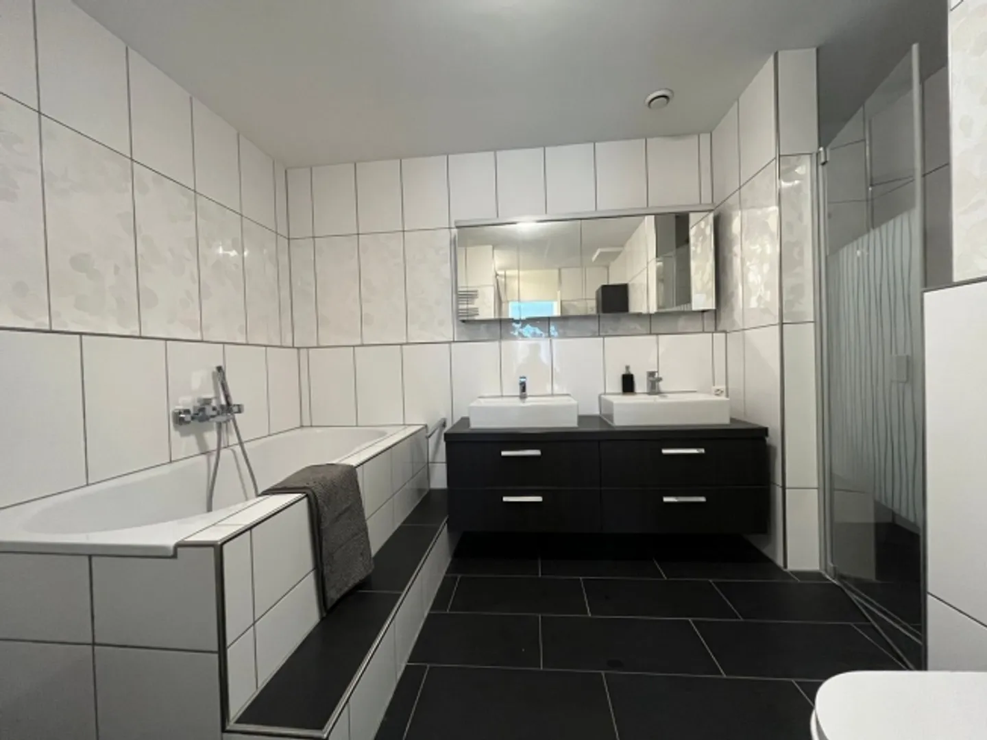 Appartamento giardino 3.5 camere attraente in affitto - Foto 5 di 9