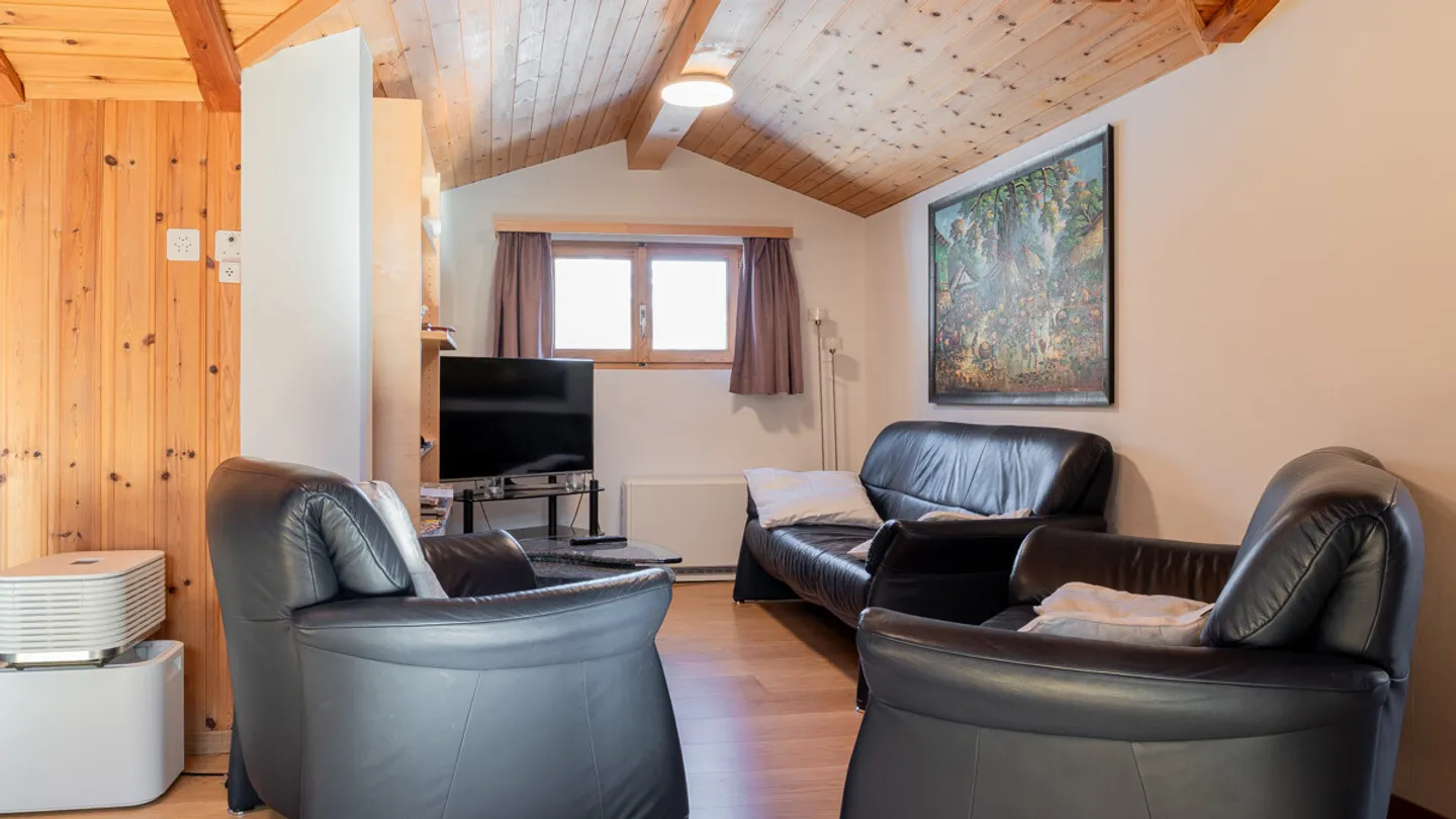 Geräumiges Chalet mit atemberaubender Aussicht - Foto 2 von 13