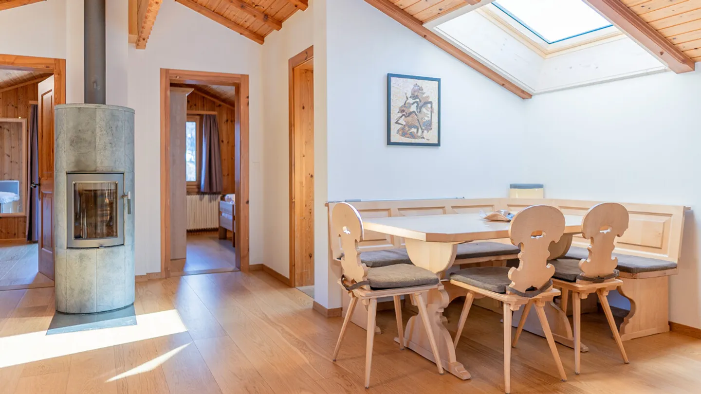 Geräumiges Chalet mit atemberaubender Aussicht - Foto 3 von 13