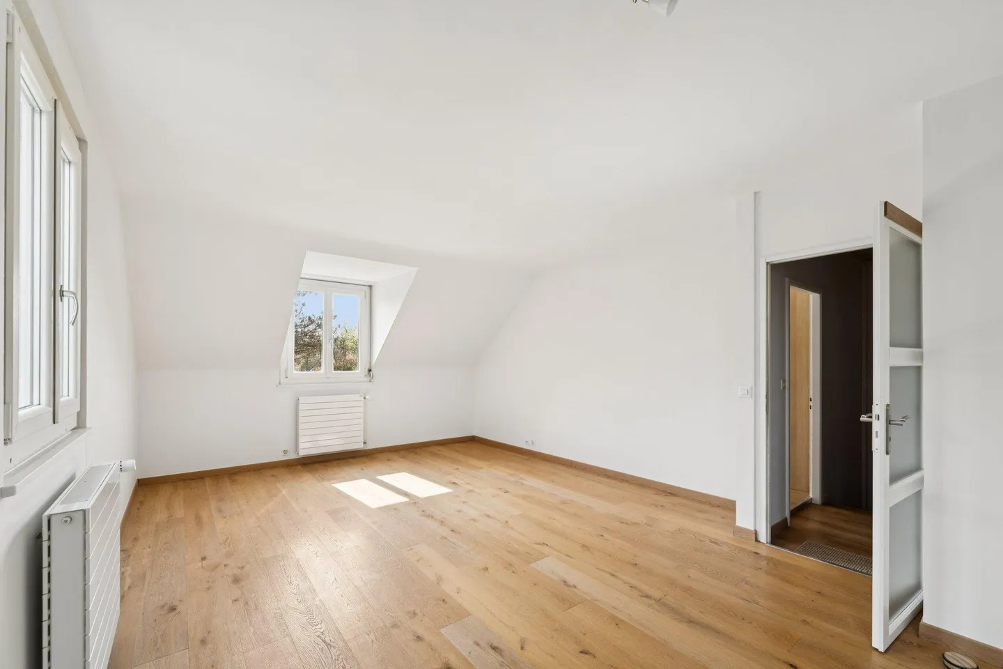 Charming Duplex in Residential Villa - Photo 3 of 13