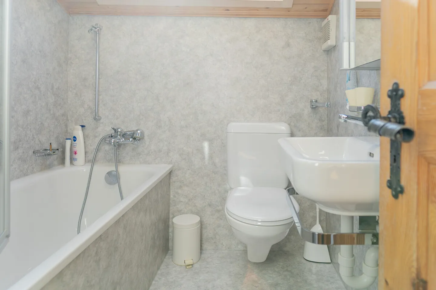 Geräumiges Chalet mit atemberaubender Aussicht - Foto 10 von 13