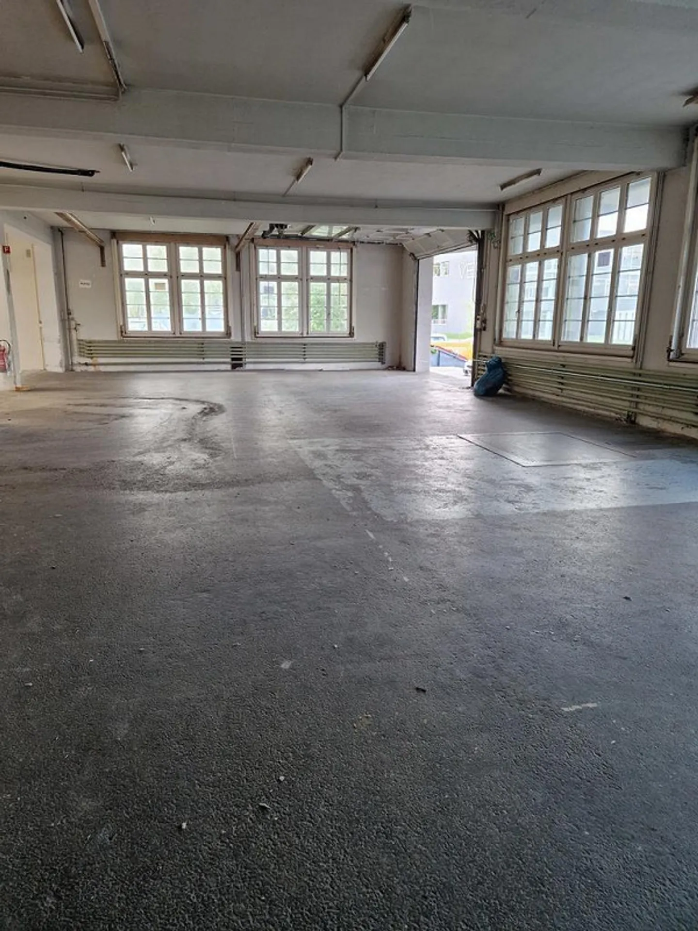 Flexible commercial space with gallery in the Olten industrial area - Photo 3 of 6