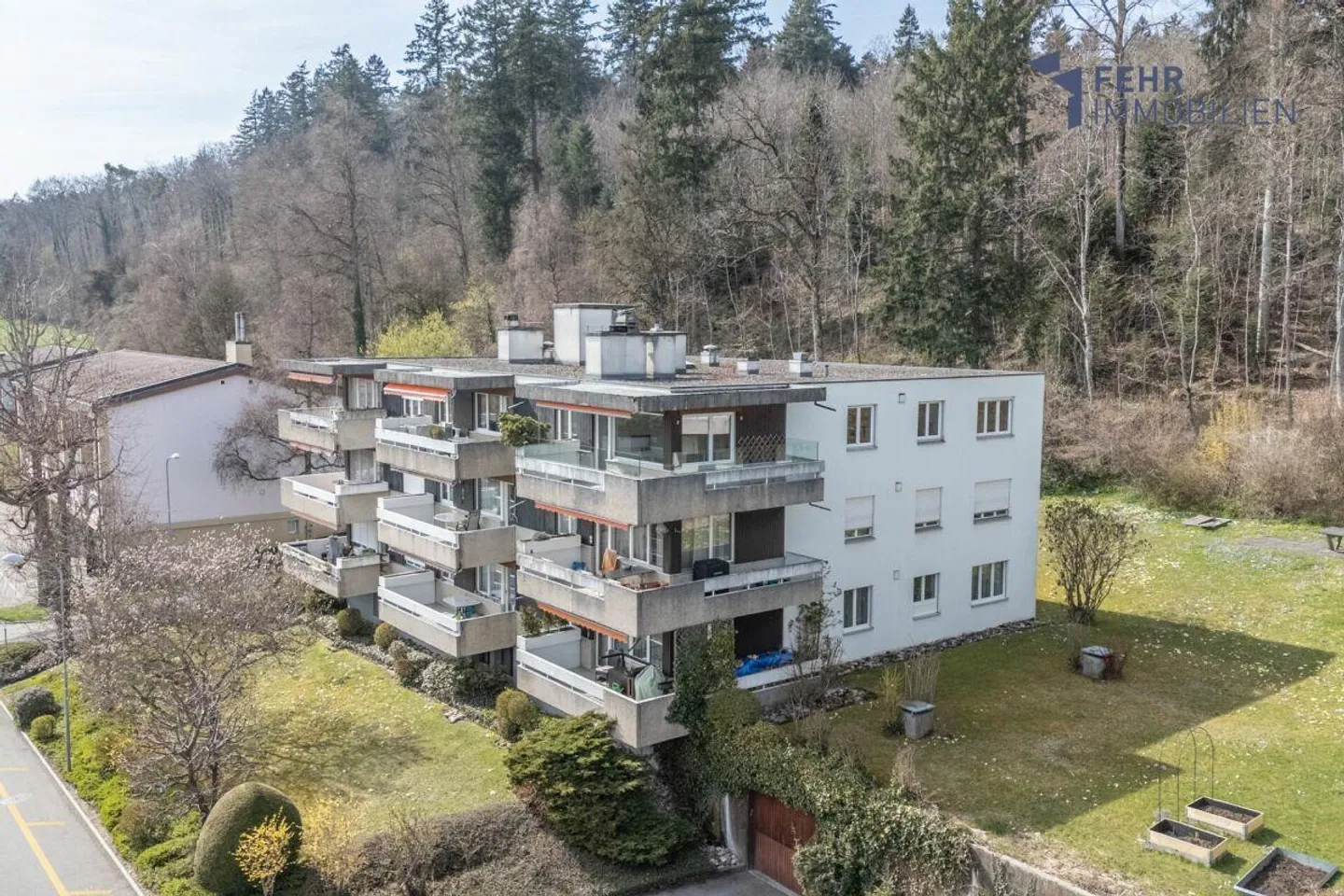 Fehr Real Estate - Scenic, ideally located 5½-room penthouse apartment - Photo 11 of 13