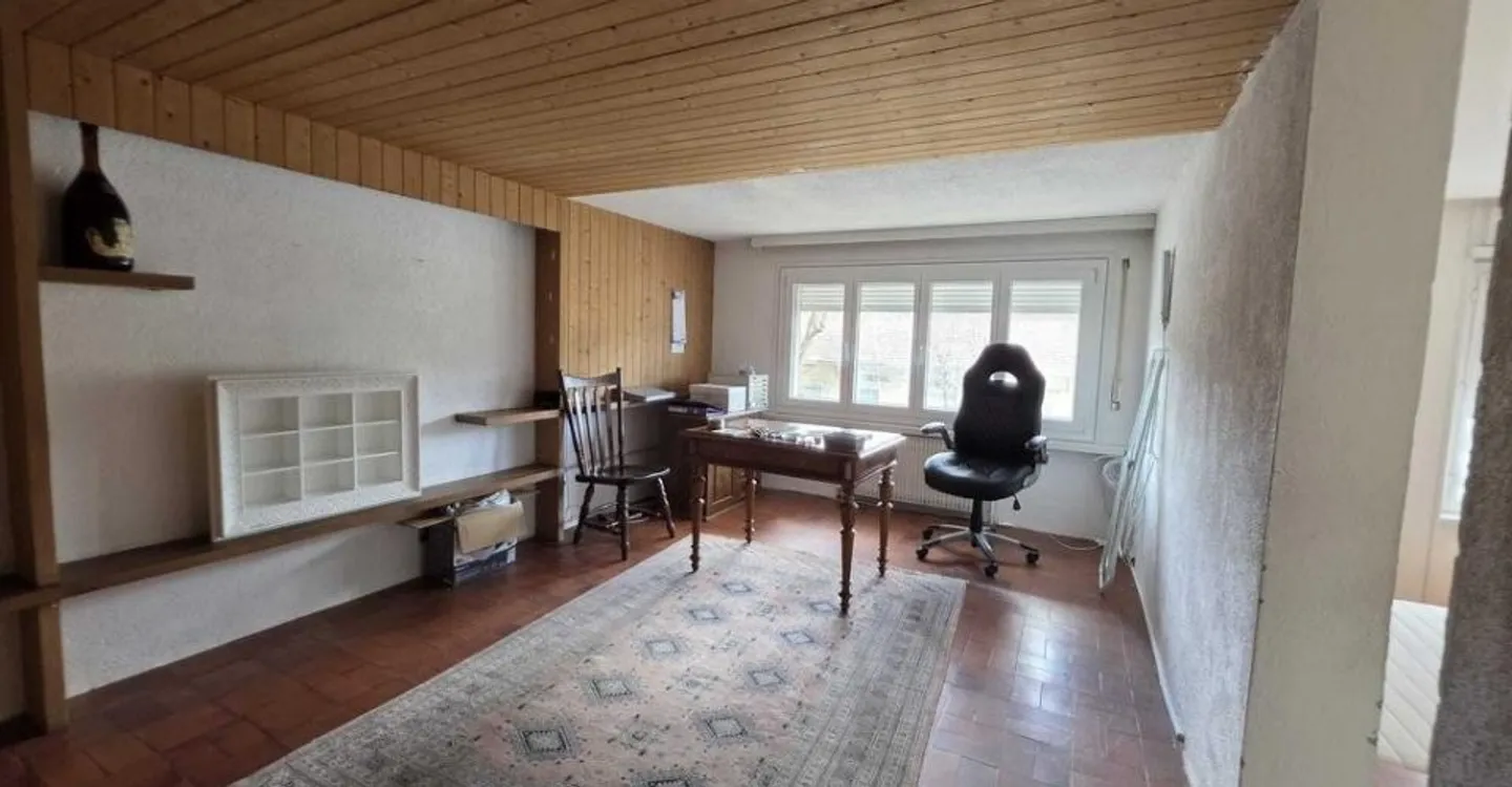 4-Zimmer-Wohnung im 1. Stock mit Aufzug - Foto 2 von 9