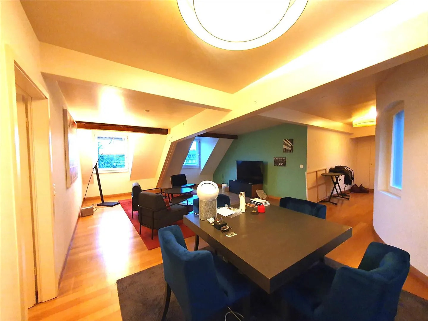 Superb 4-room apartment on the top floor - Photo 2 of 8