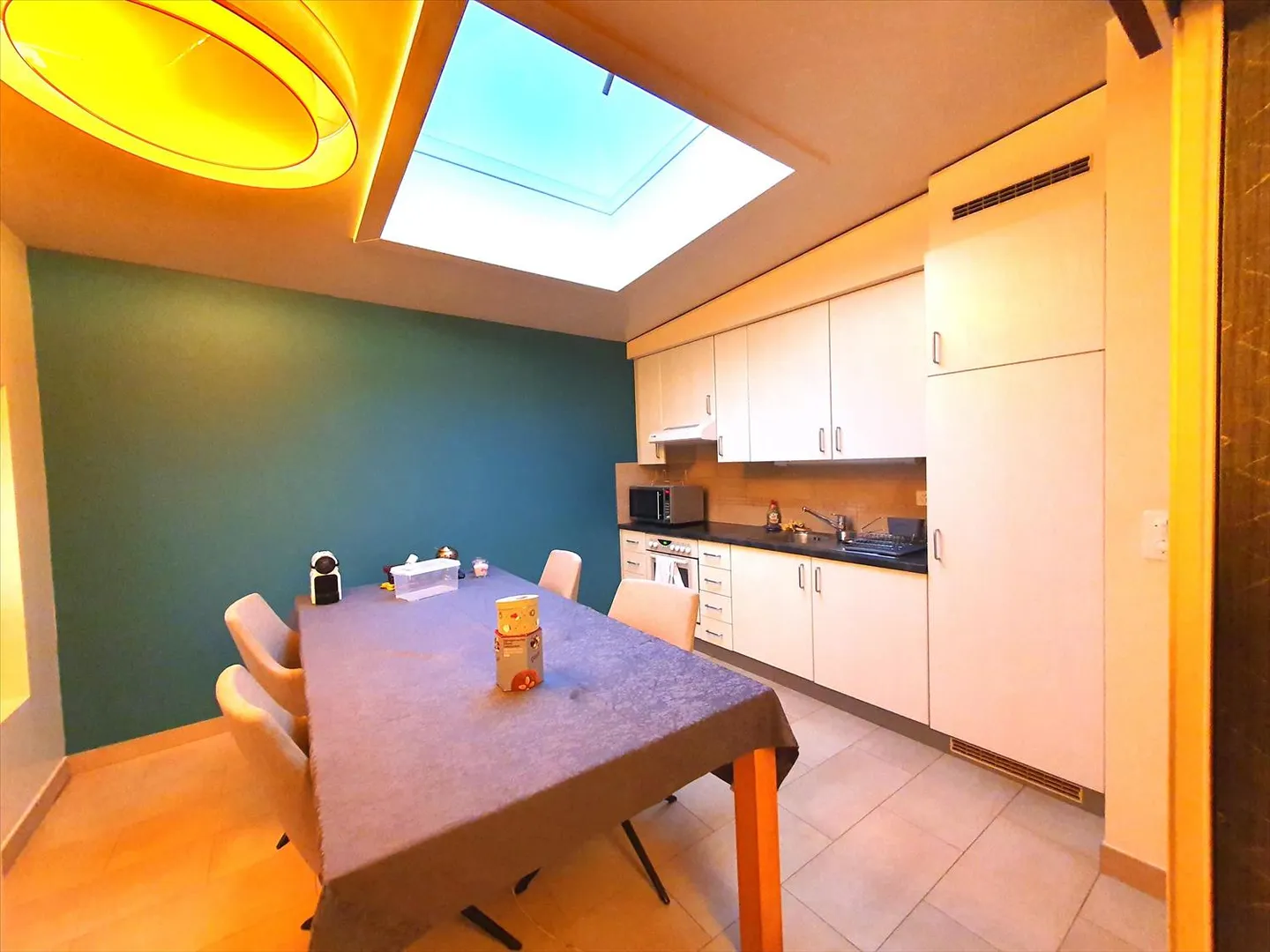 Superb 4-room apartment on the top floor - Photo 3 of 8