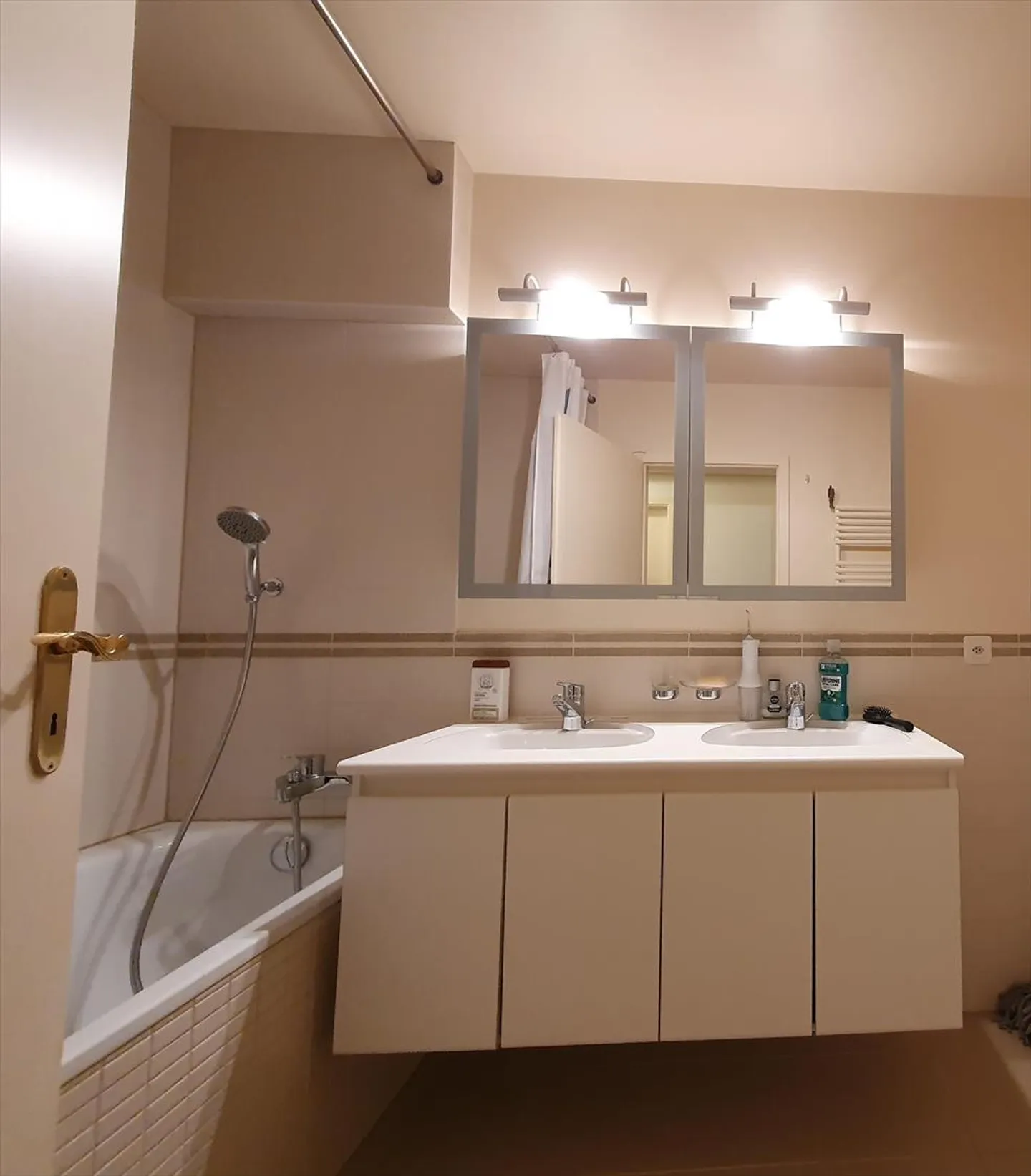 Superb 4-room apartment on the top floor - Photo 4 of 8