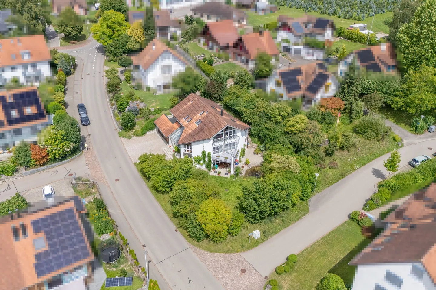 Vivere in modo unico - Ampia casa unifamiliare con 8 stanze e tanto fascino - Foto 1 di 16